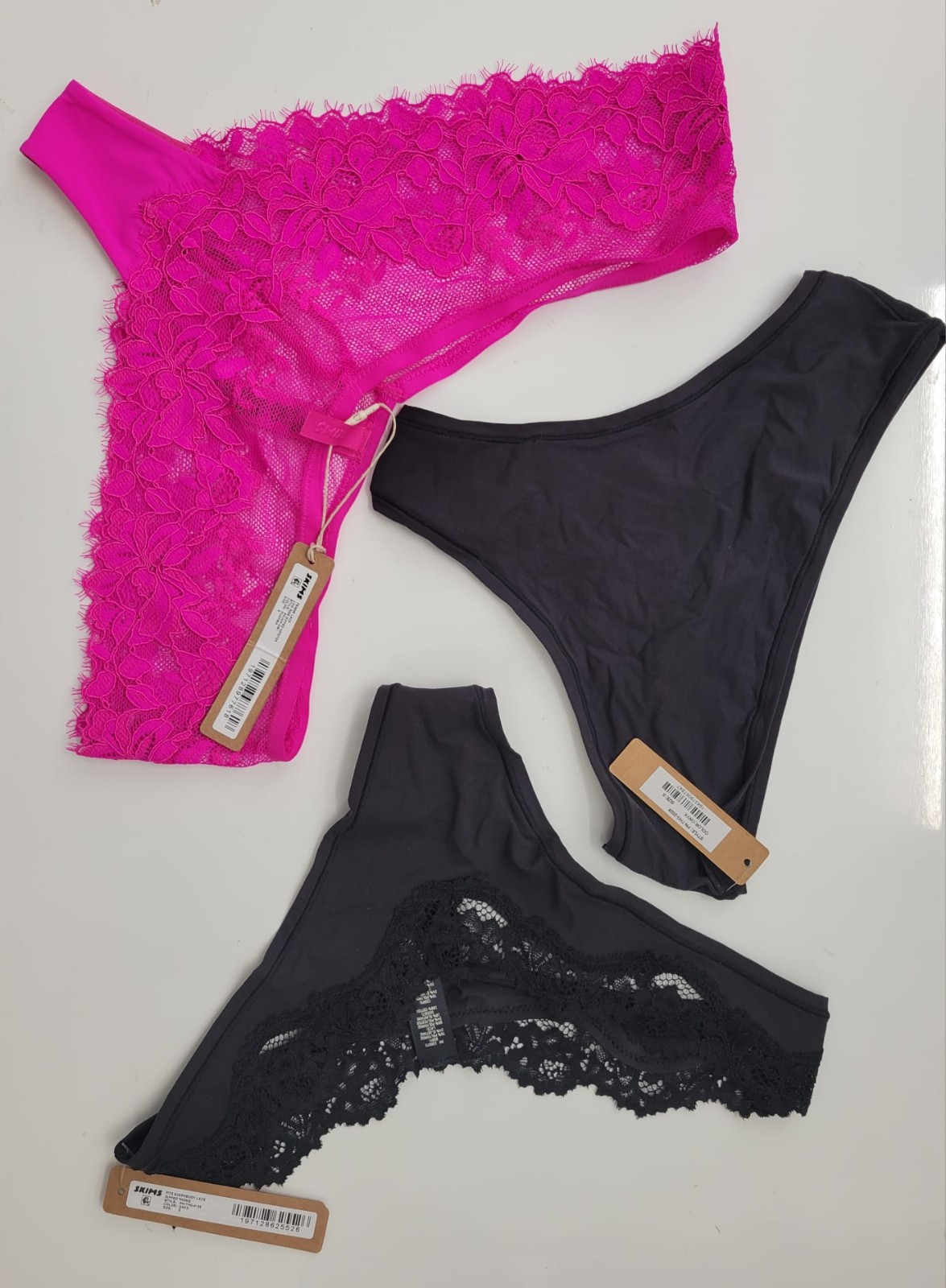 (SKIMS)3 panties for 32 new with tag, Size:S SKIMS-Style