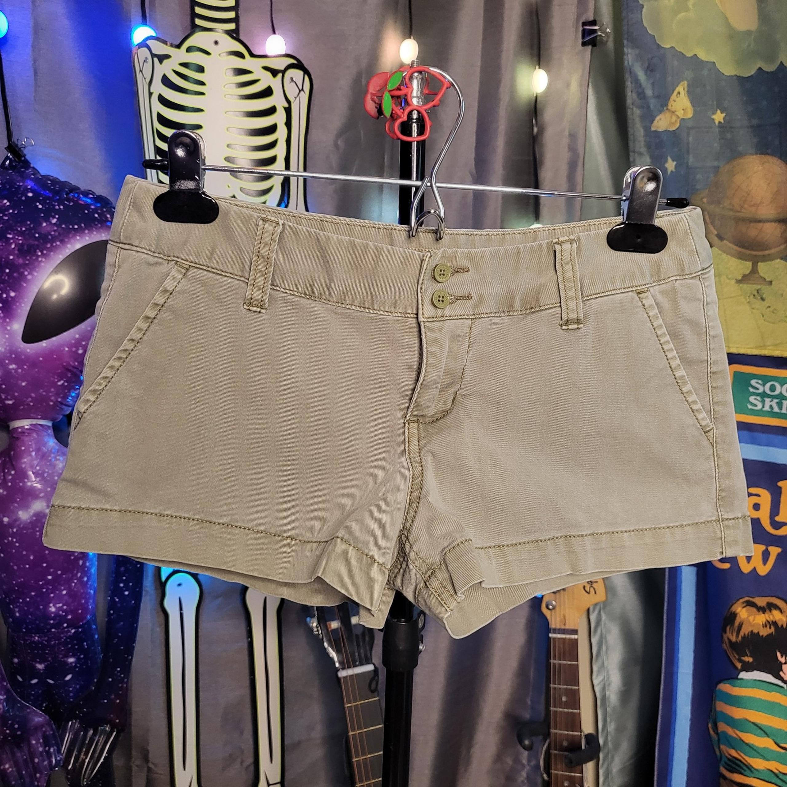 Mossimo Short Shorts Khaki size 3