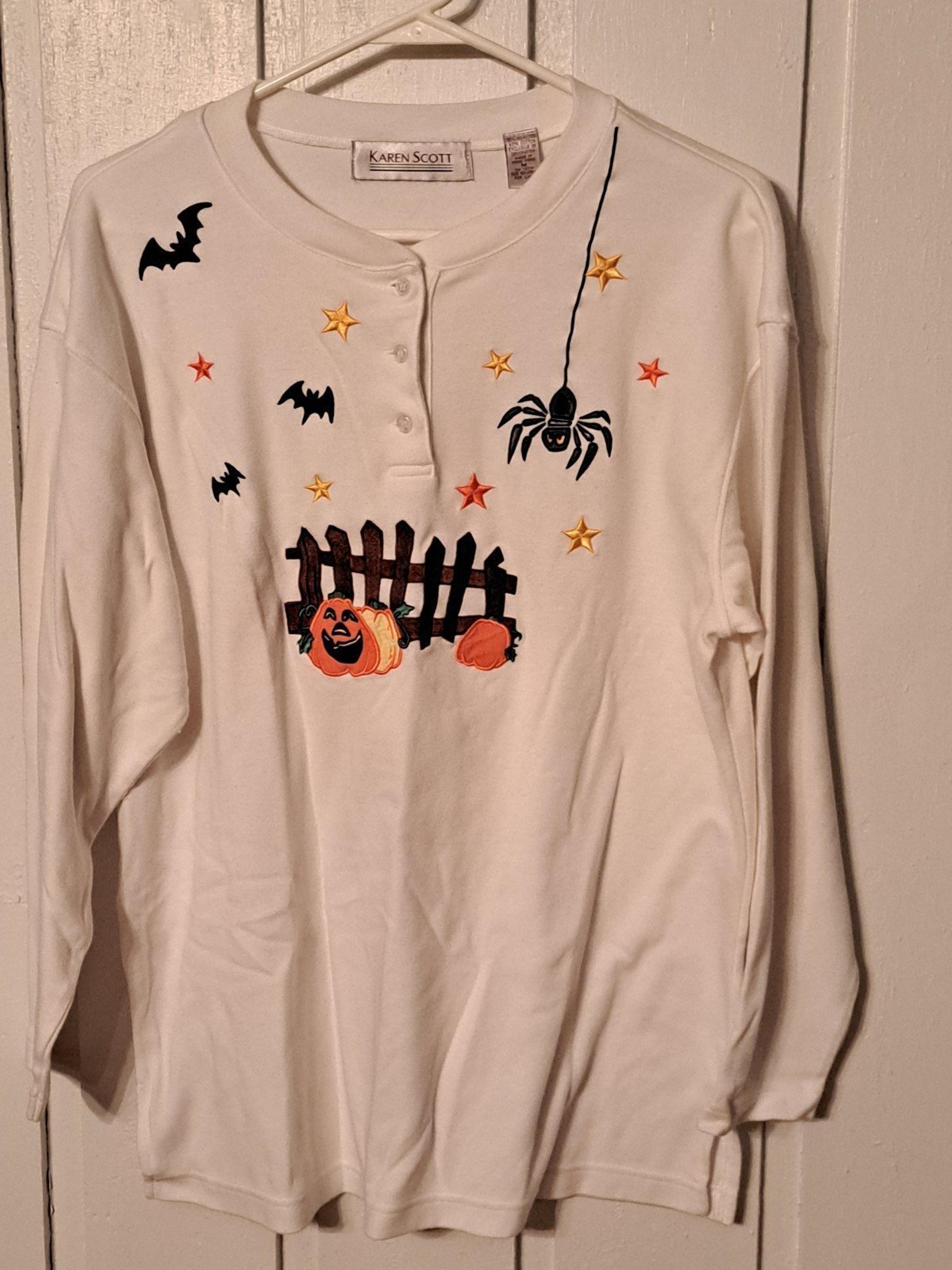 Women's Halloween shirt Size Medium Karen Scott  White❤️