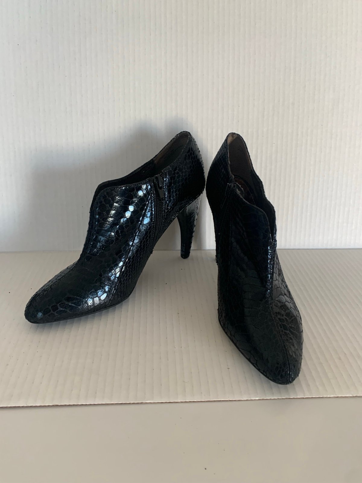 Sam Edelman women’s black stilettos heels size 8