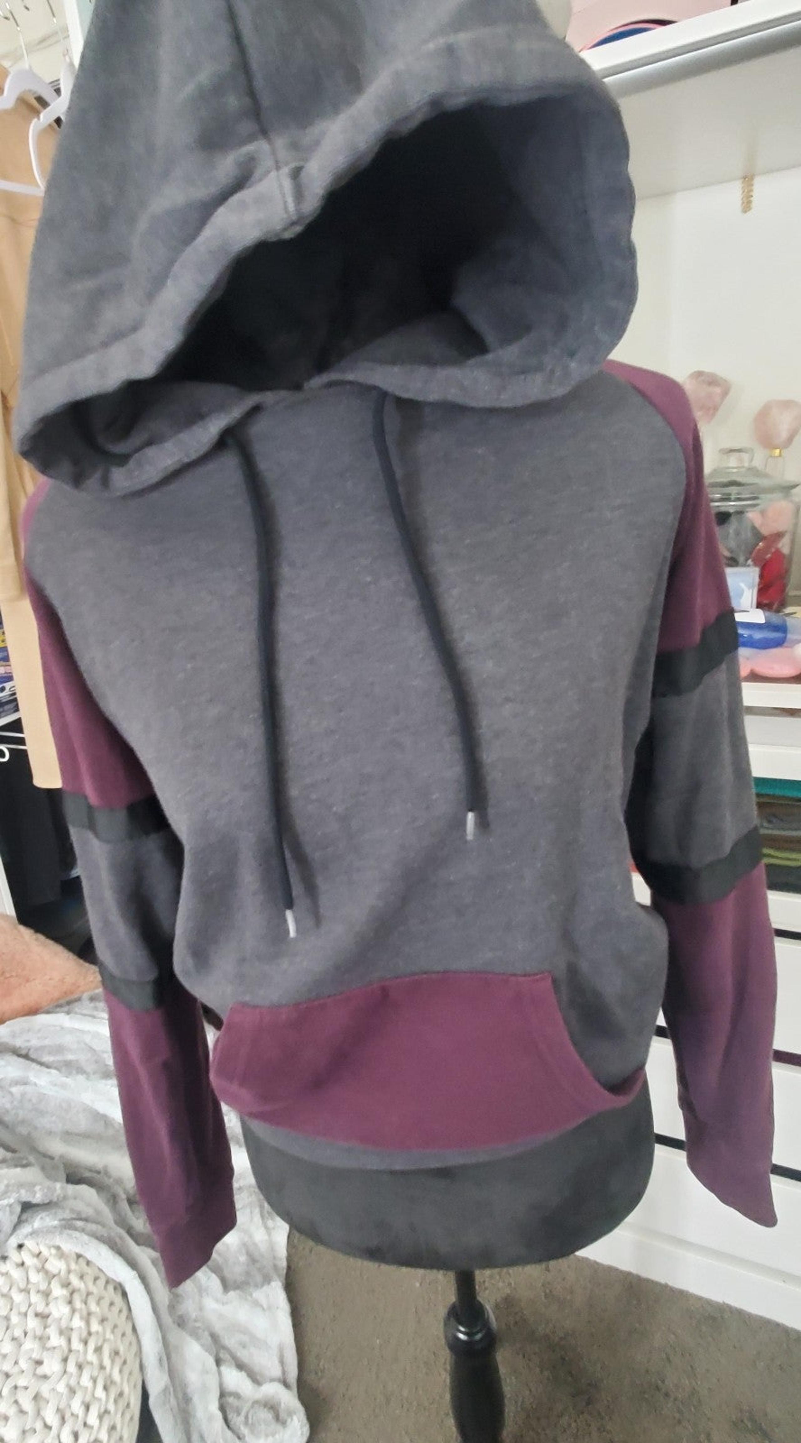 Grey and Maroon red Zine Sweatshirt Hoodie size small