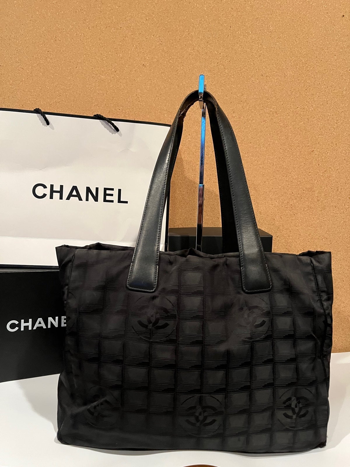Authentic Chanel Tote in black serial #9683229 made in shops Italy