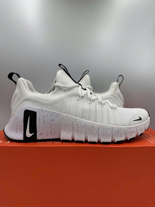 NIKE Free Metcon 6 - White - Size 8