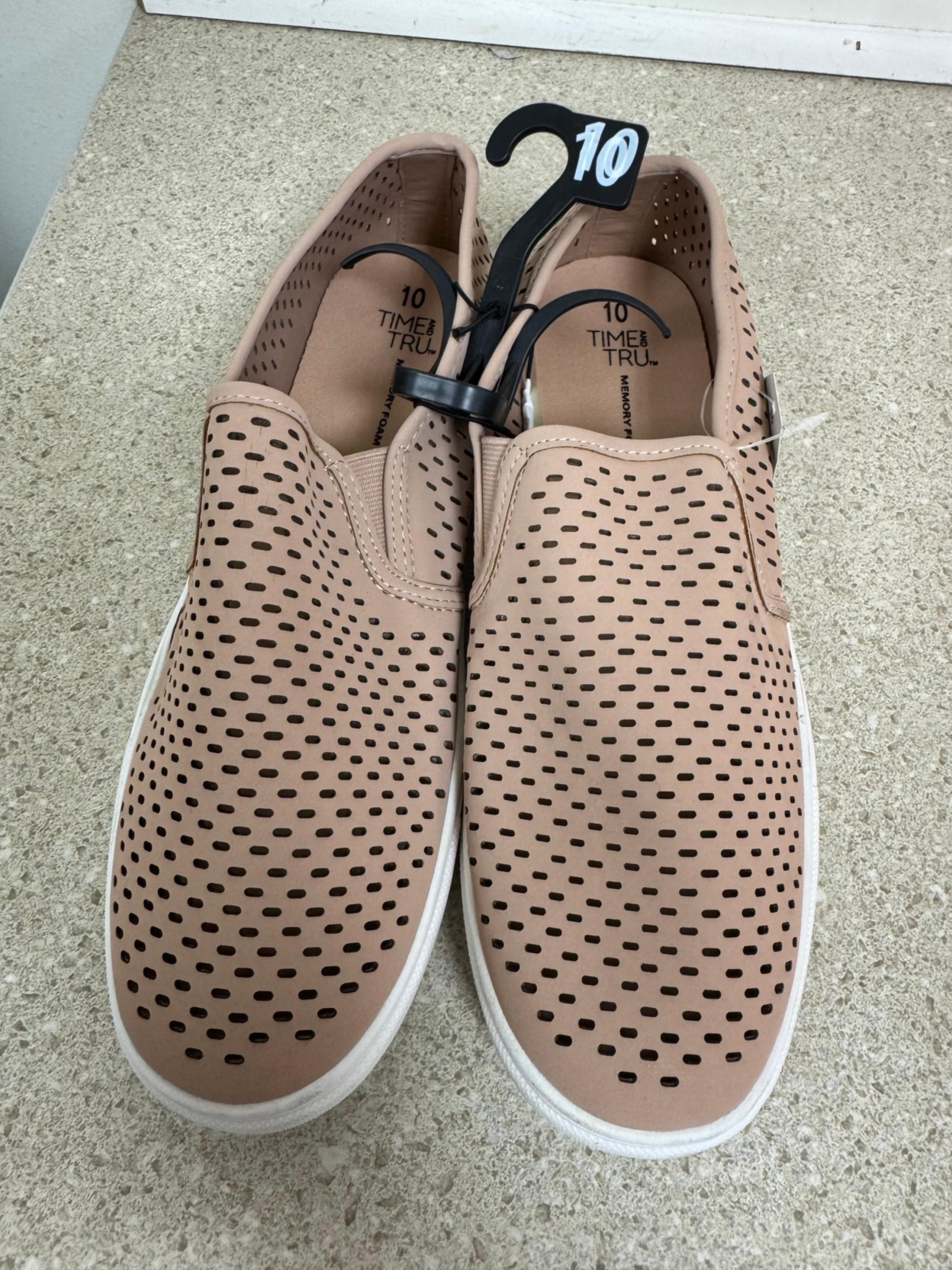 Time and Tru Slip on Shoes NWT size 10