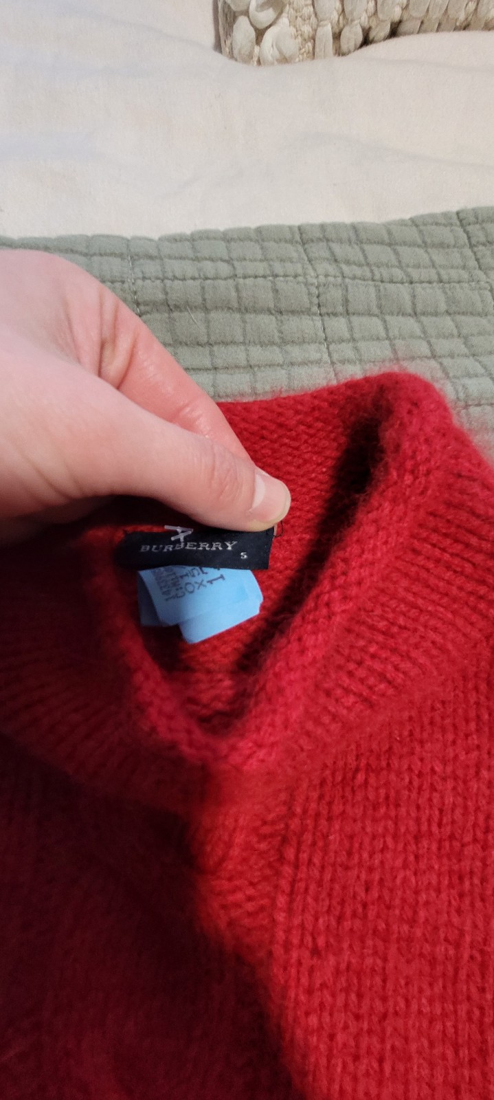 Burberry sweater 5t