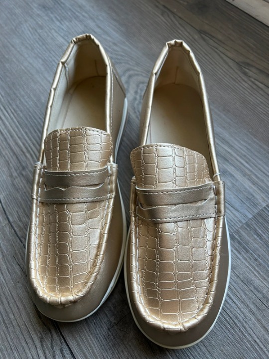 Loafers Women’s size 8 1/2 Only worn once Very lightweight slide ons