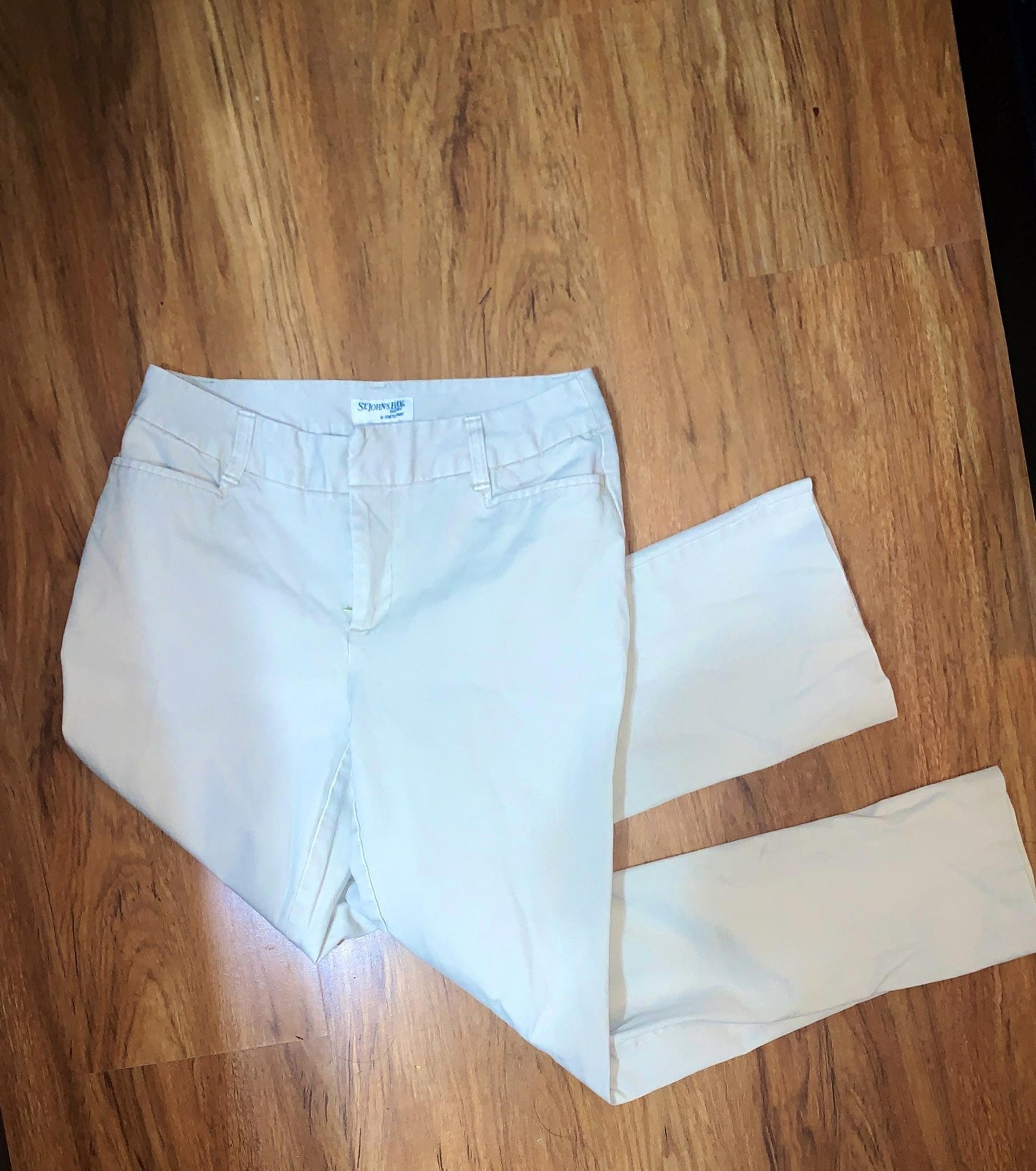 Like new St. John's Bay Khaki 6P