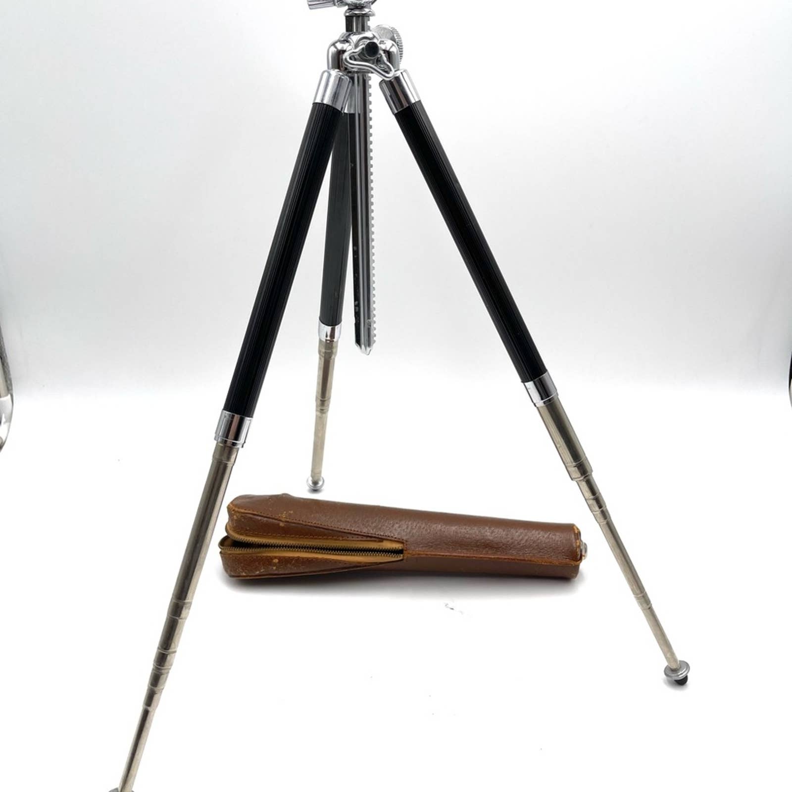 VINTAGE Metar mini telescoping camera tripod newest metal extendable legs case