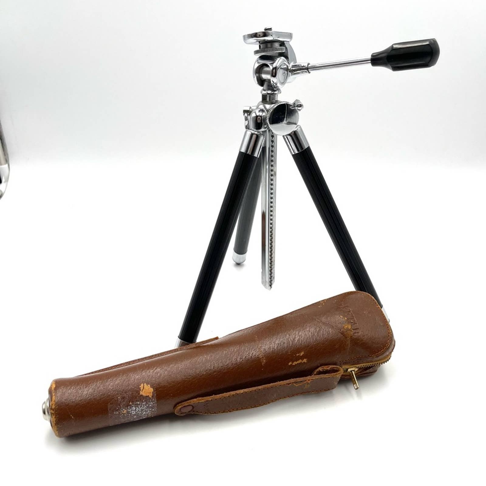 VINTAGE Metar mini telescoping camera tripod newest metal extendable legs case