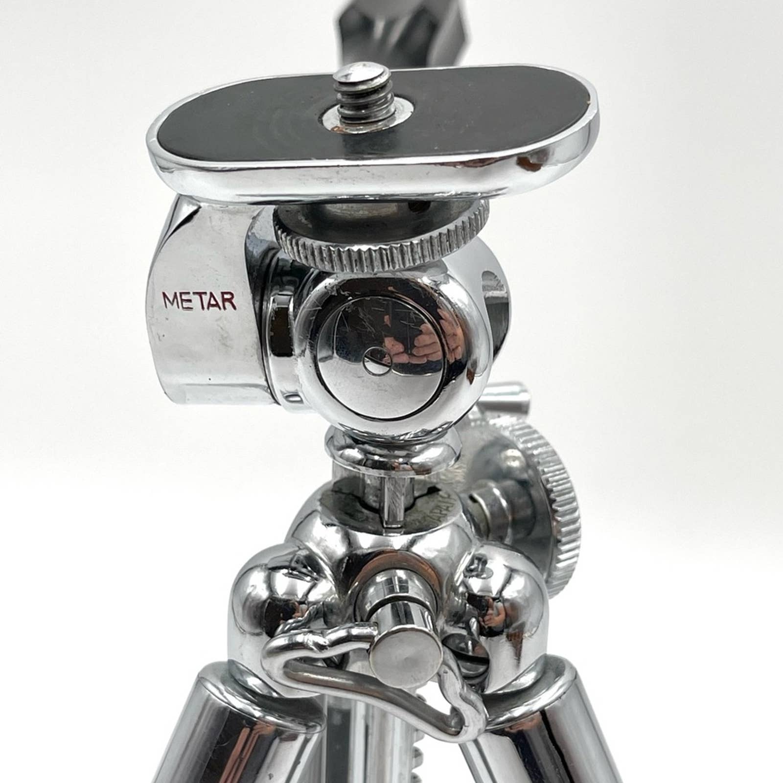 VINTAGE Metar mini telescoping camera tripod newest metal extendable legs case