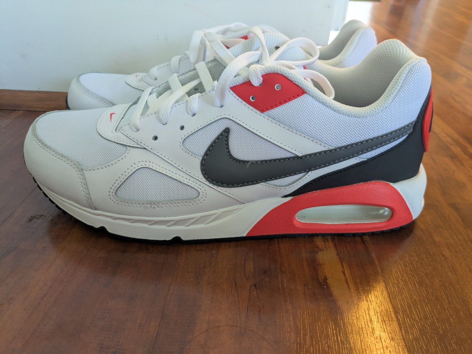 nike airmax ivo sneakers size 12 mens