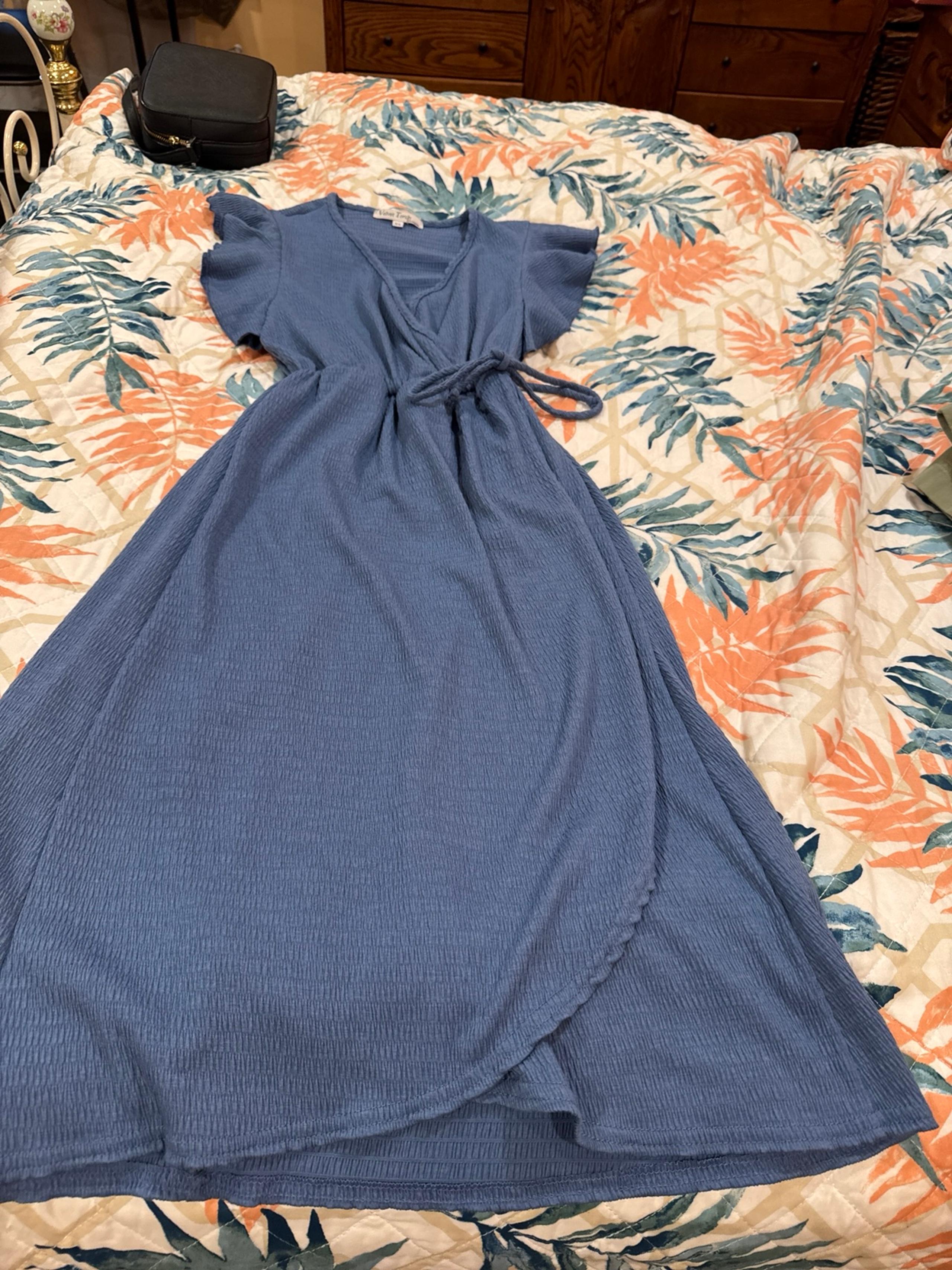 Women’s dress and a size extra small by velvet torch Los Angeles blue