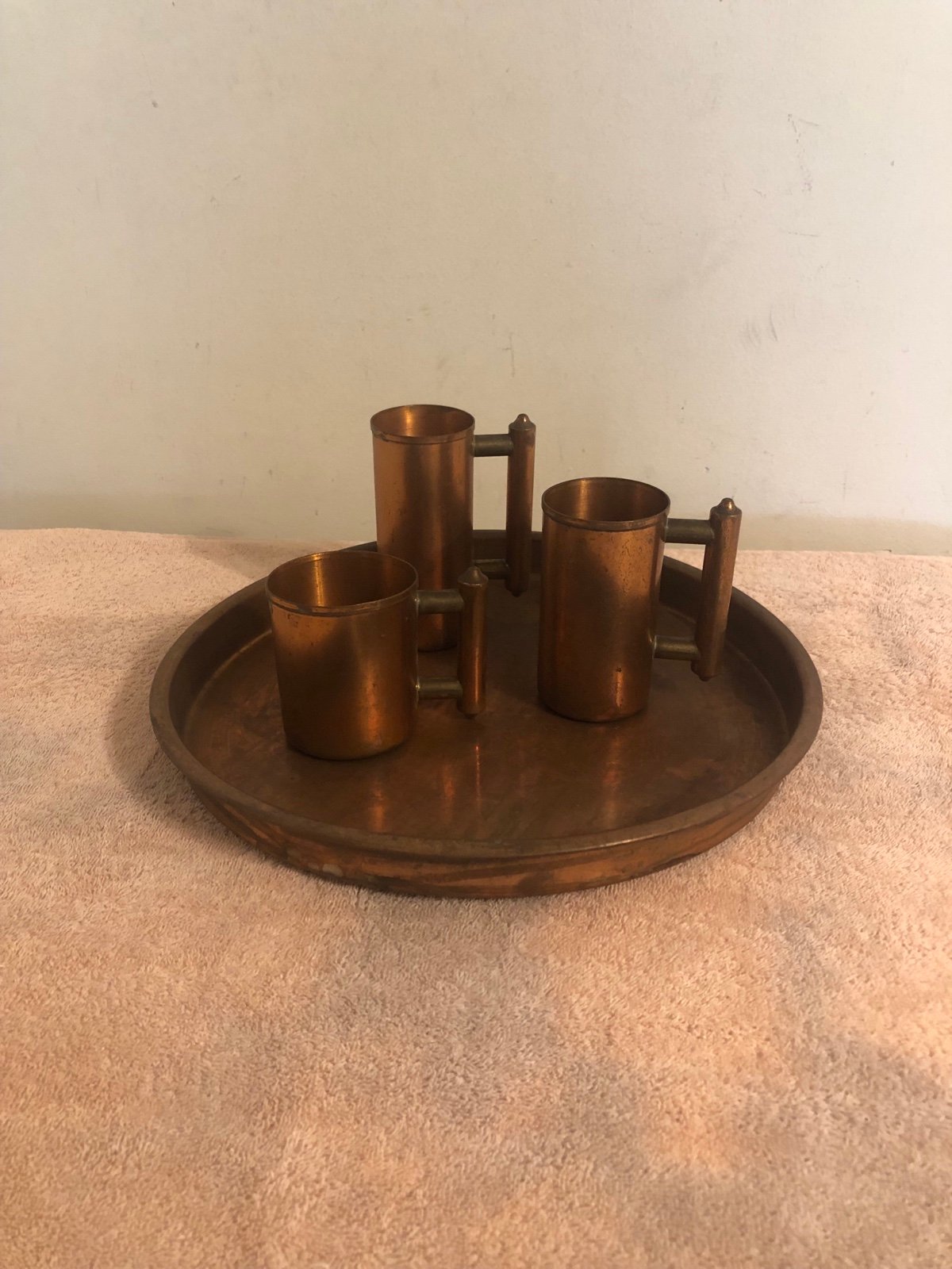 Vintage Copper Round Tray With 3 Moscow Mule Graduated Mugs