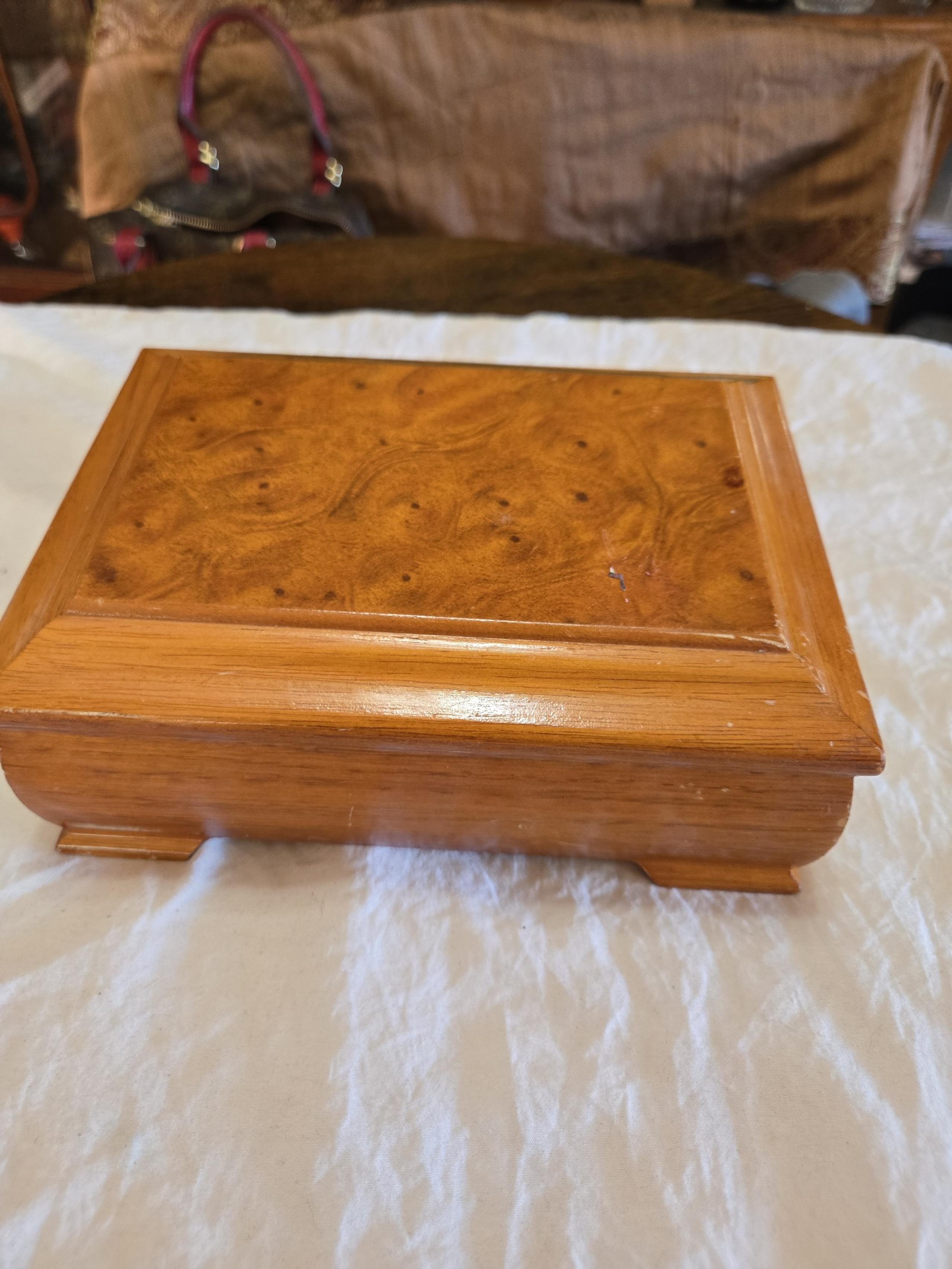 JEWELRY BOX Burlwood! Vintage Look