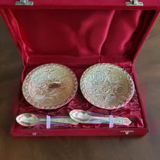 NIP 24k Gold Plated Bowls and Spoons Ornate Pattern in Red Velvet Box