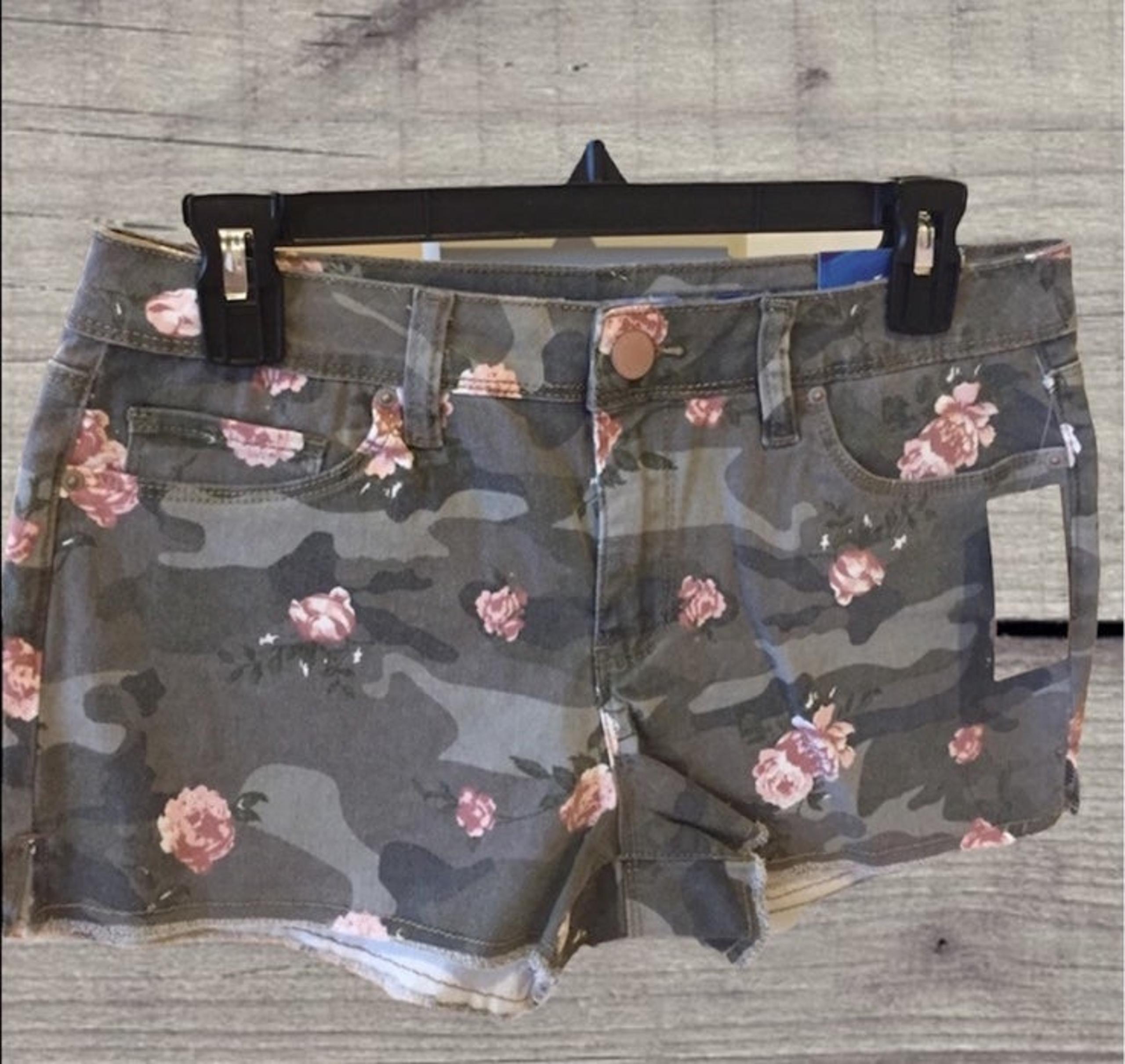Camo Shorts Floral YMI Womens 5 Denim