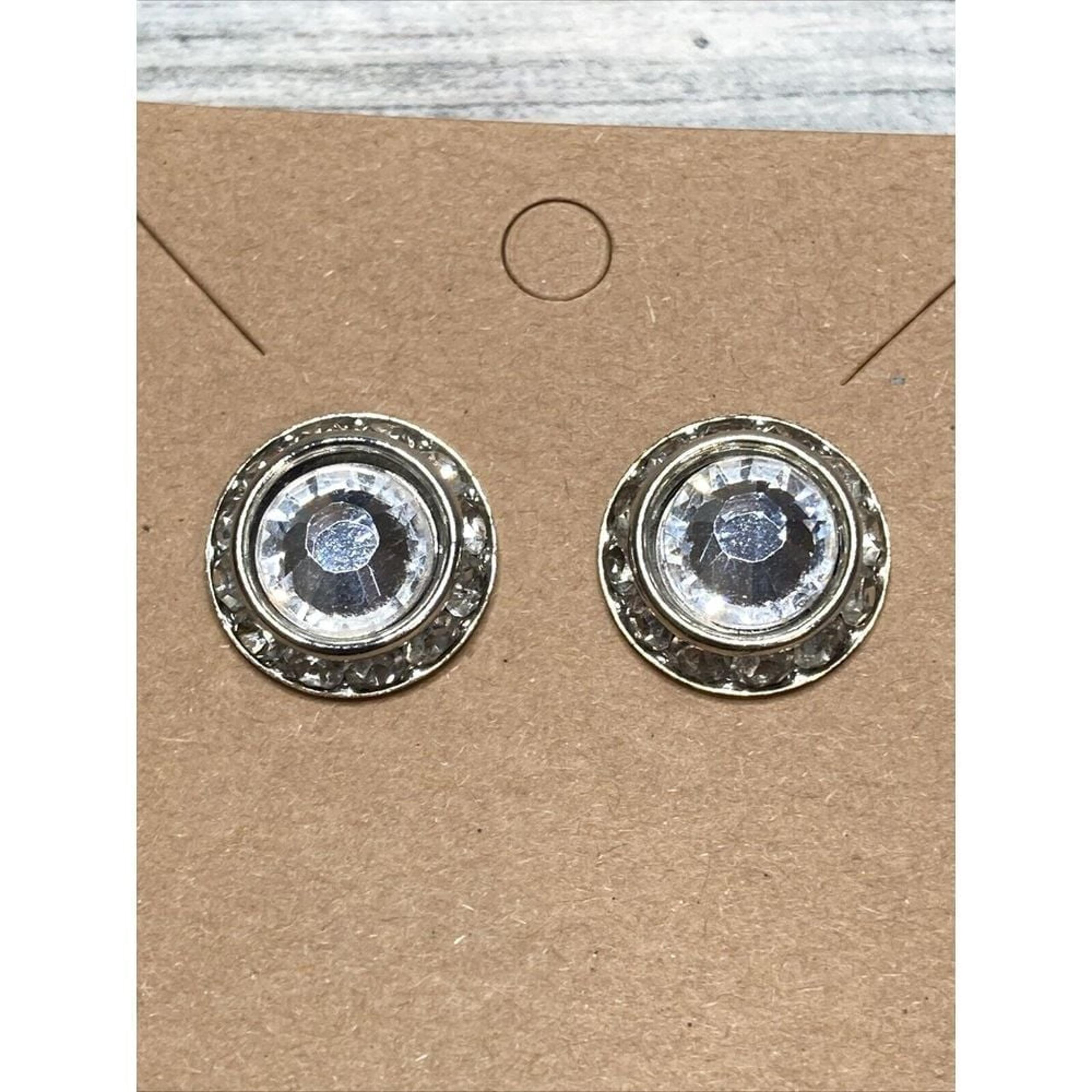 Clear Acrylic Stone Stud Post Earrings Halo NWOT silver Tone