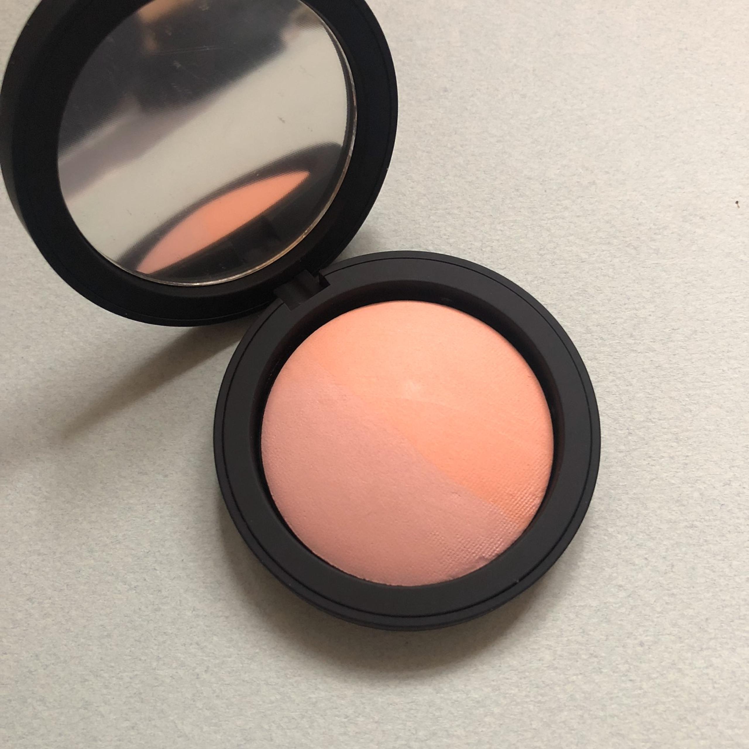 Baked mineral blush duo