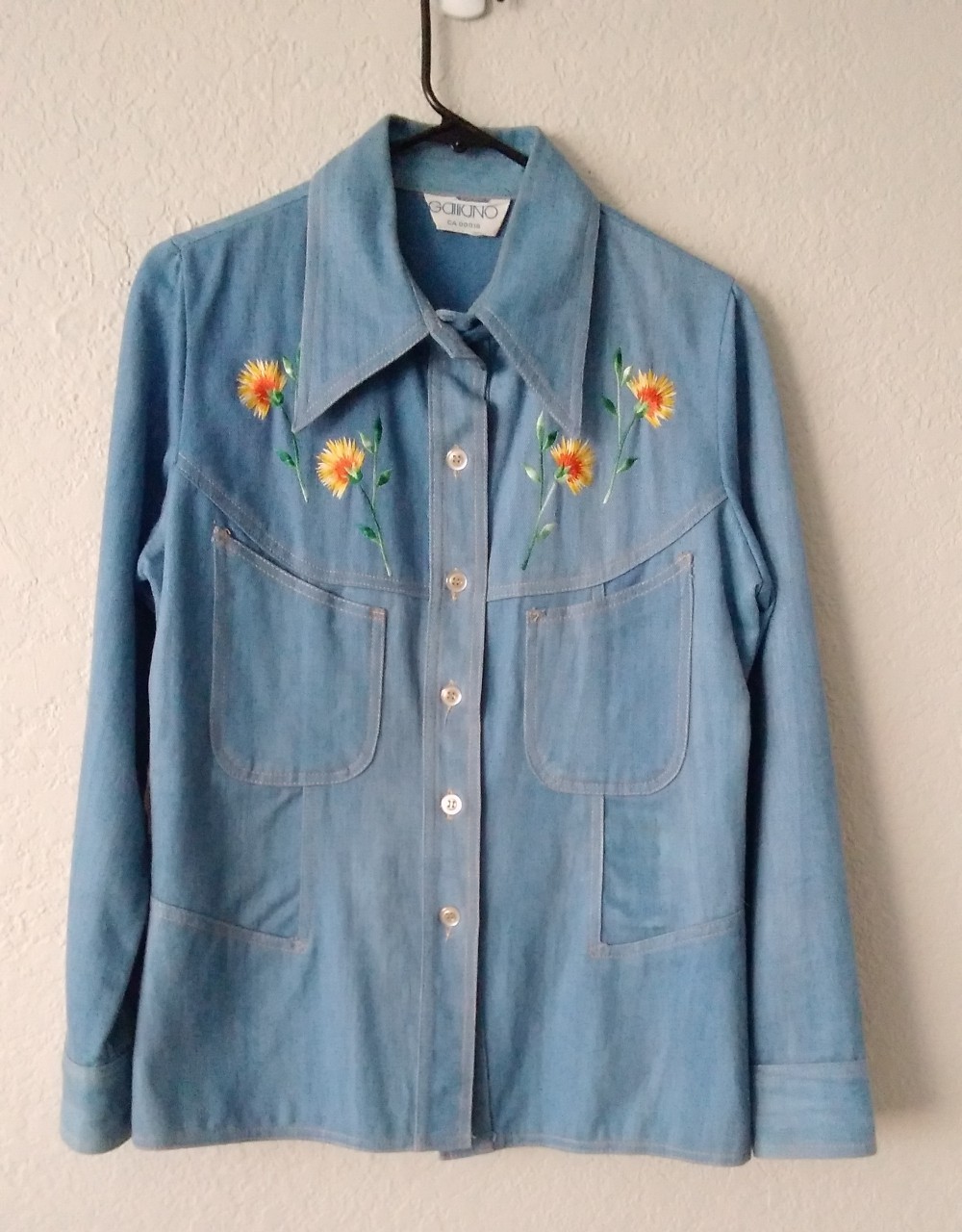 Vintage 70s Embroidered floral boho western Denim shacket shirt butterfl collar