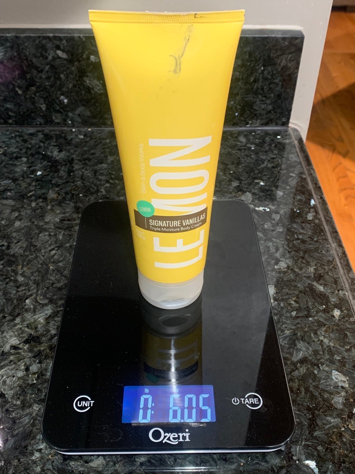 Bath & Body Works RARE 8oz Signature Vanillas LEMON Body Cream