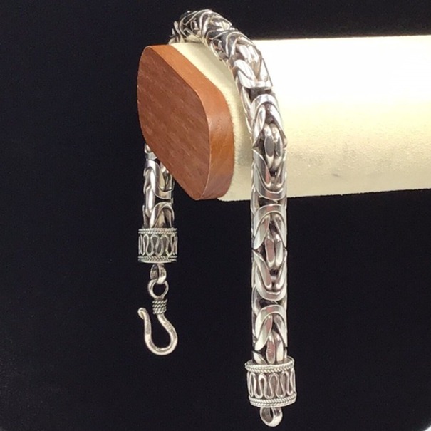 Men’s Steling Silver Byzantine Bracelet 8.5mm 64 Grams 7.75”
