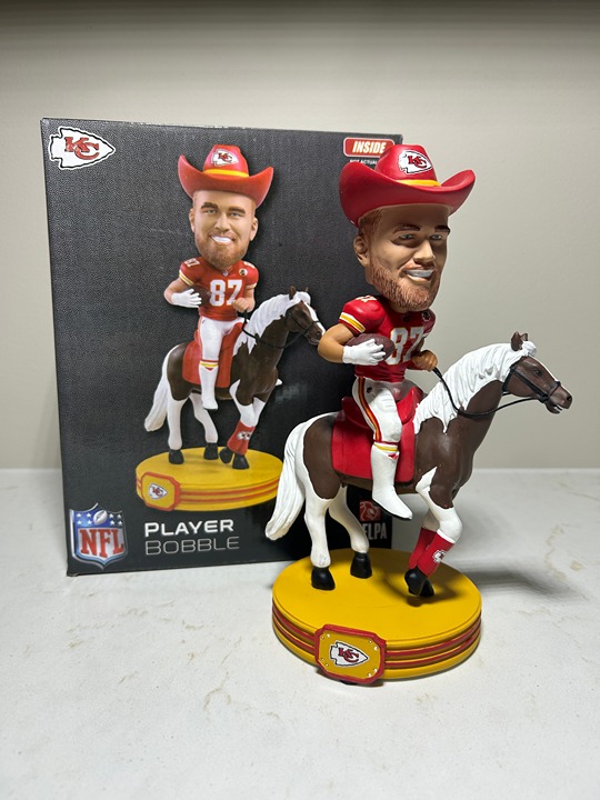 Kansas City Chiefs Travis Kelce Player Riding (Warpaint) FOCO Bobblehead