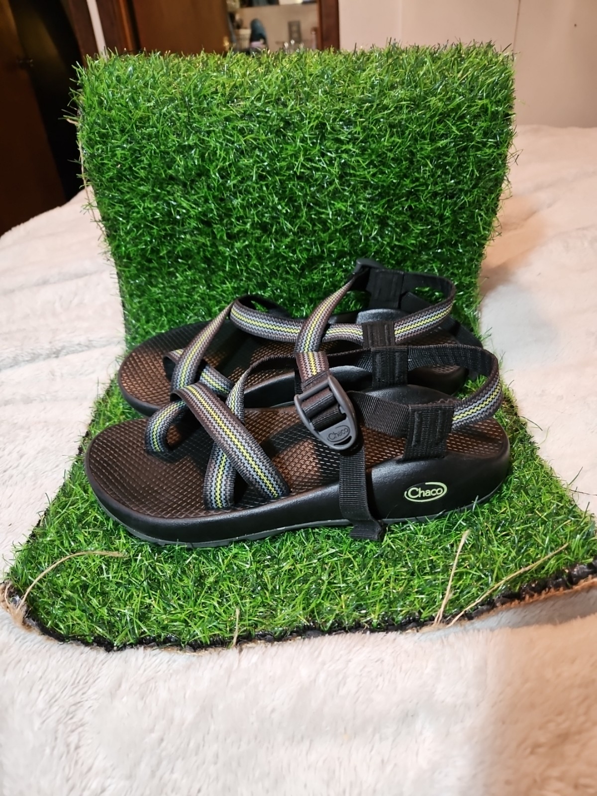 Chaco Mens Strappy Sandals Hiking Size 9