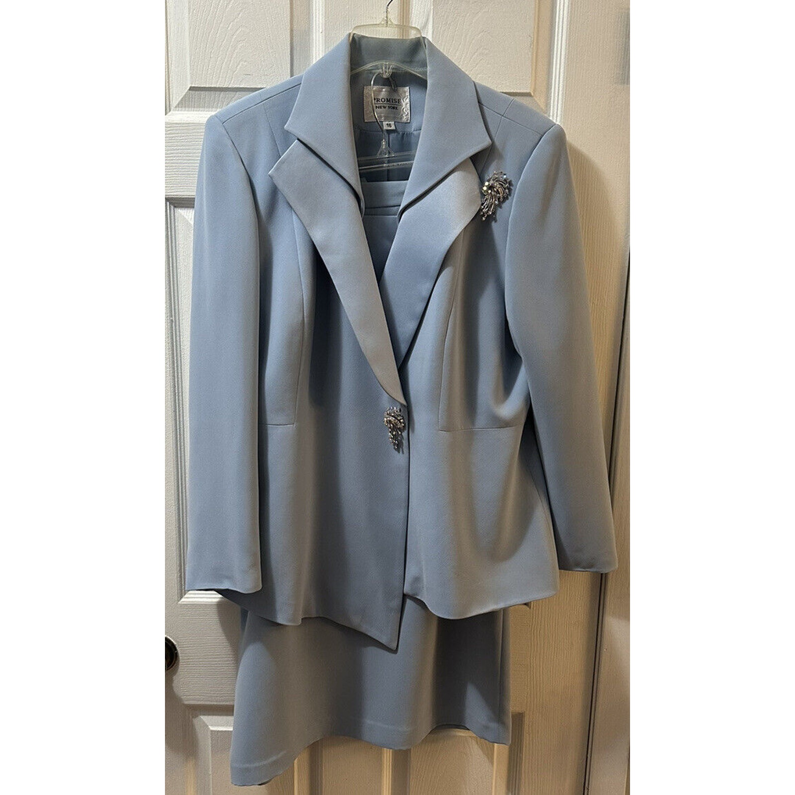 2 pc. Suit Women's Size 16 Blue Lined Rhinestone Pin Accents Promise New York