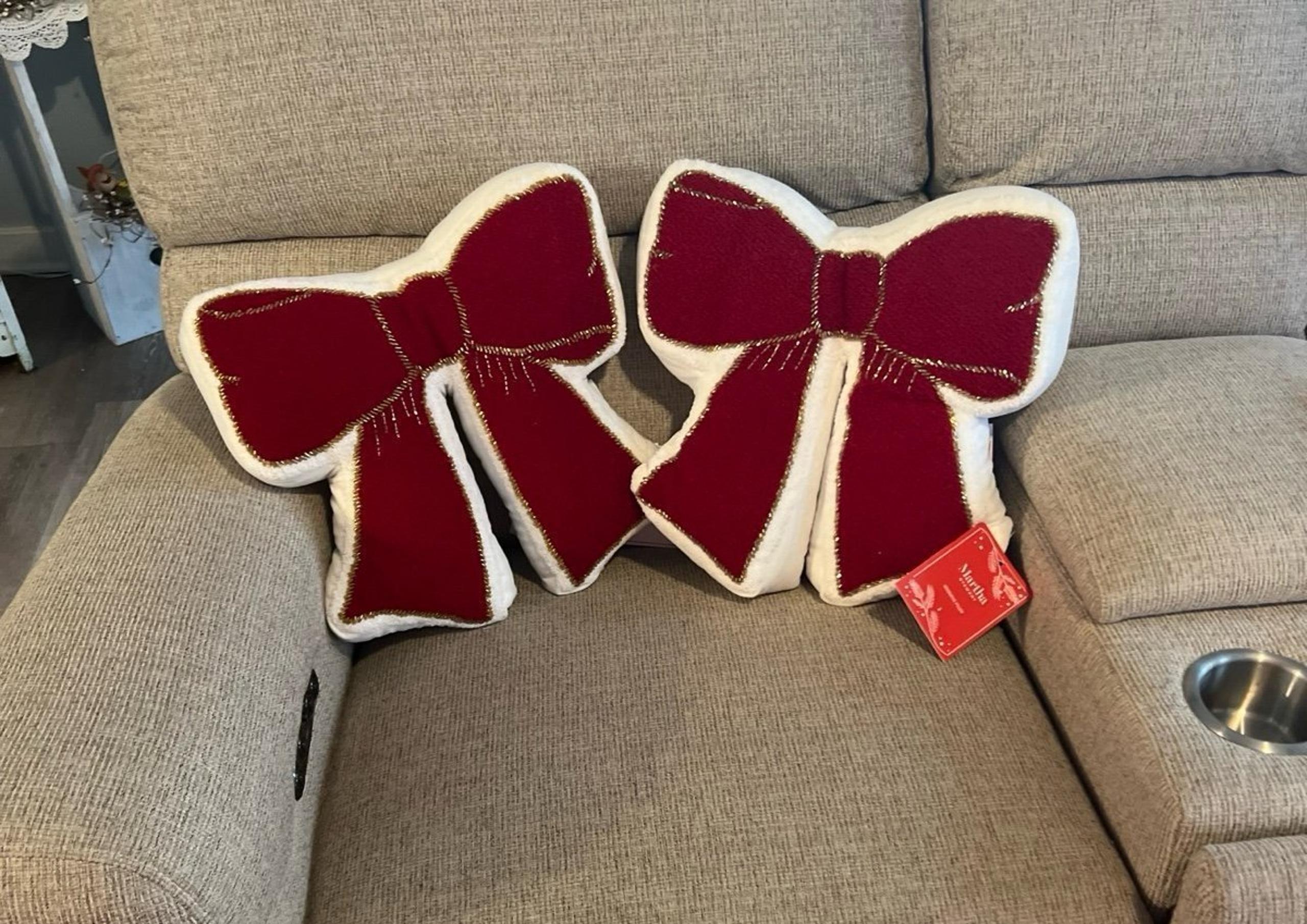 Martha Stewart Set of 2  Red Coquette Bow Pillows - BNWT