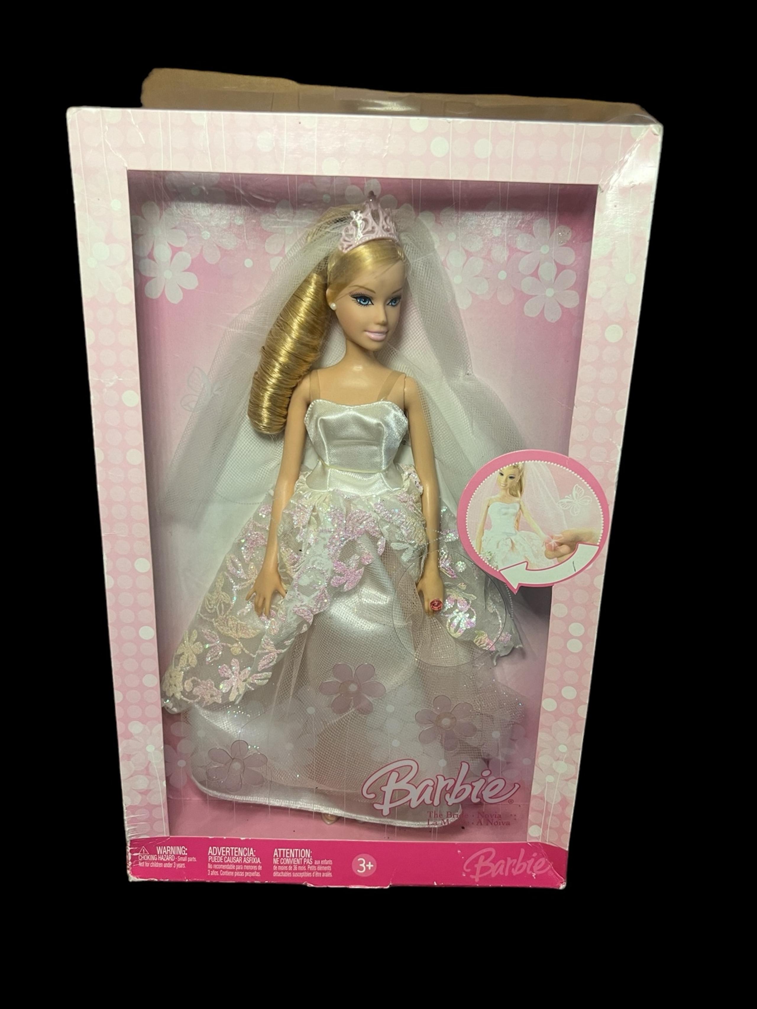 Wedding Barbie Every Girls Dream  Mattel Flowers Dress Fashion Doll 2006