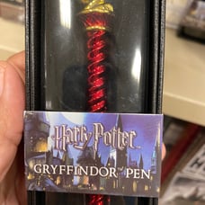 Gryffindor pen