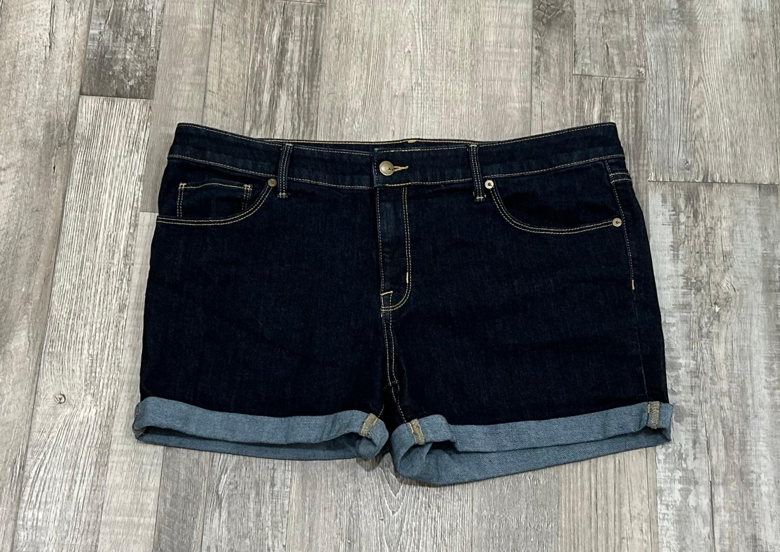 Ava & Viv Mid Rise Jean Shorts