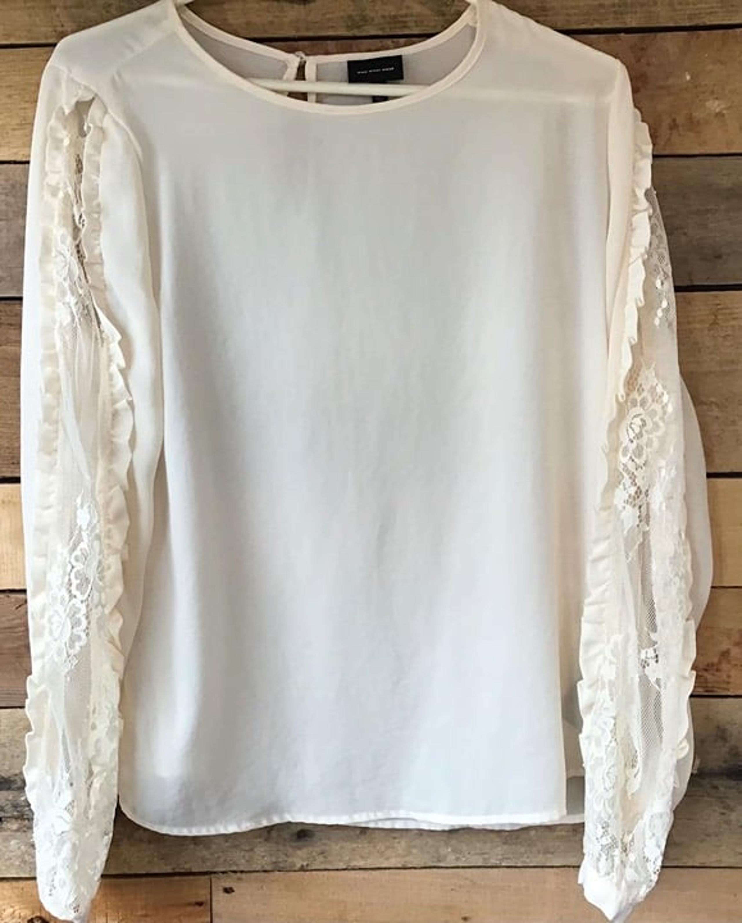 Who What Wear womens M cream long sleeve ruffled lace embroidered sheer blouse