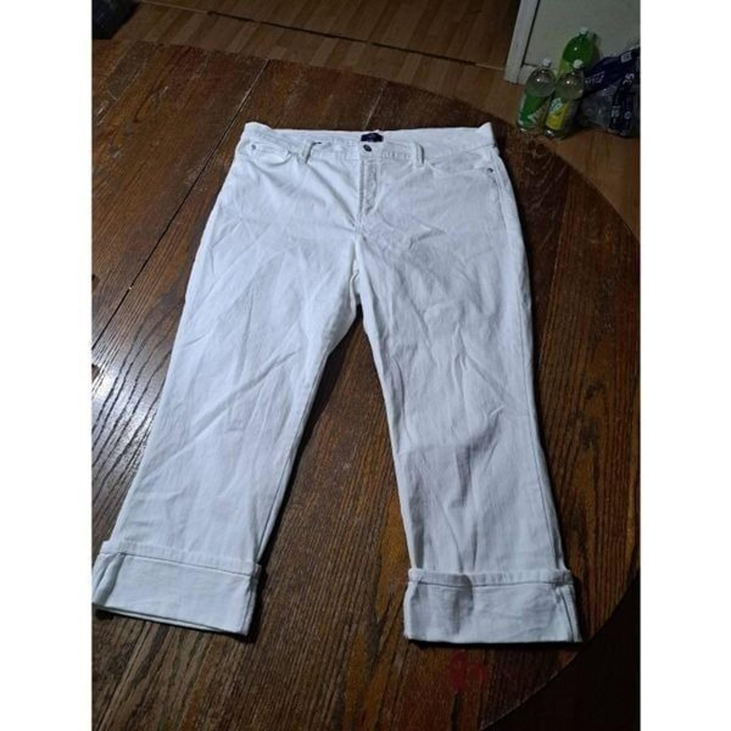 Size 16 NYDJ White Dayla Wide Cuff Capri Pants Cuffed Hem Lift Tuck Technology