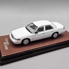 FORD CROWN VICTORIA WHITE LEATHER BASE 1/64 DIECAST CAR MODEL BY GOC MODELS