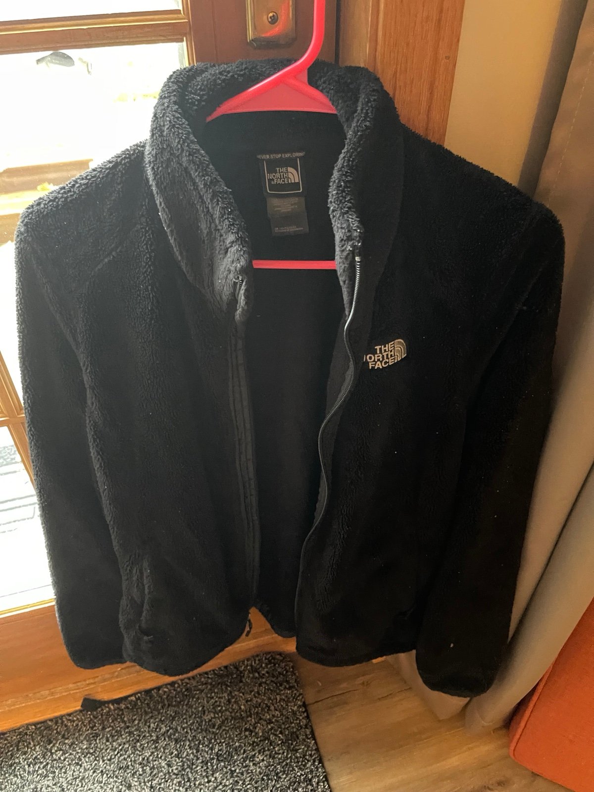 North face women’s medium black fleece jacket
