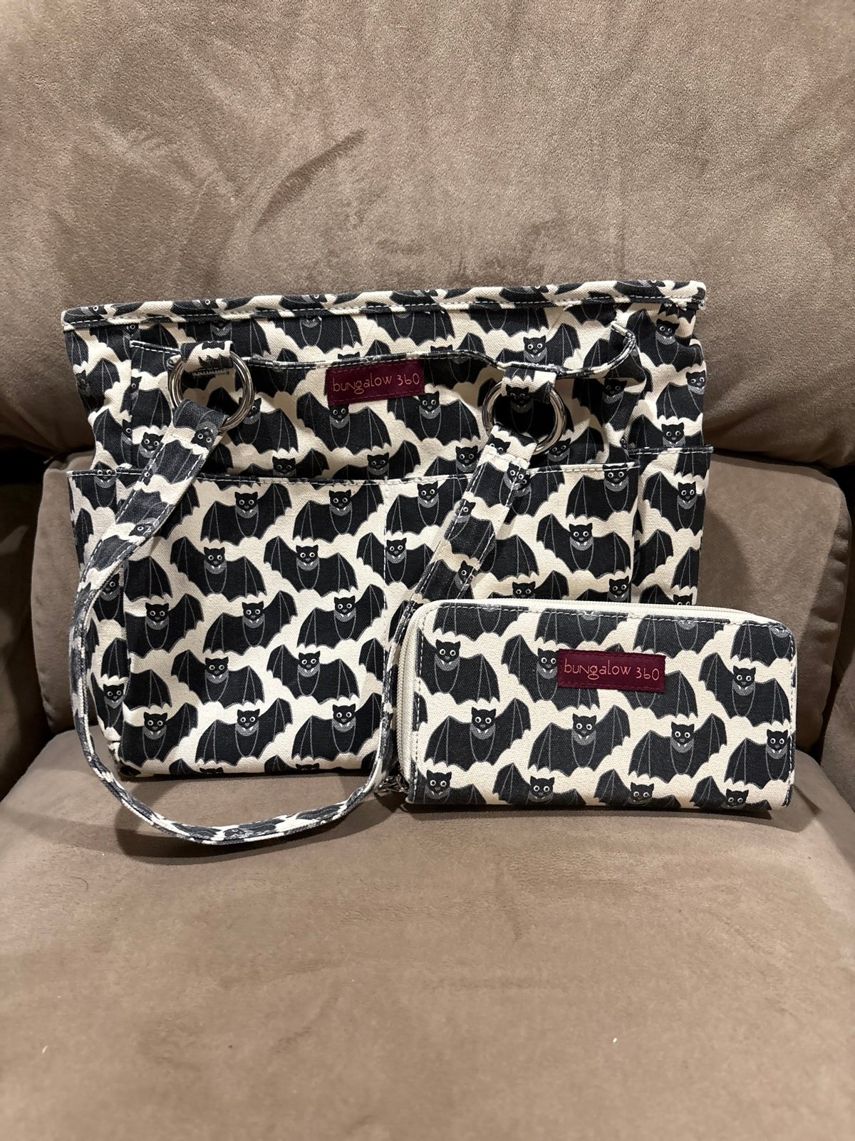 Bungalow 360 Bat Purse & Wallet