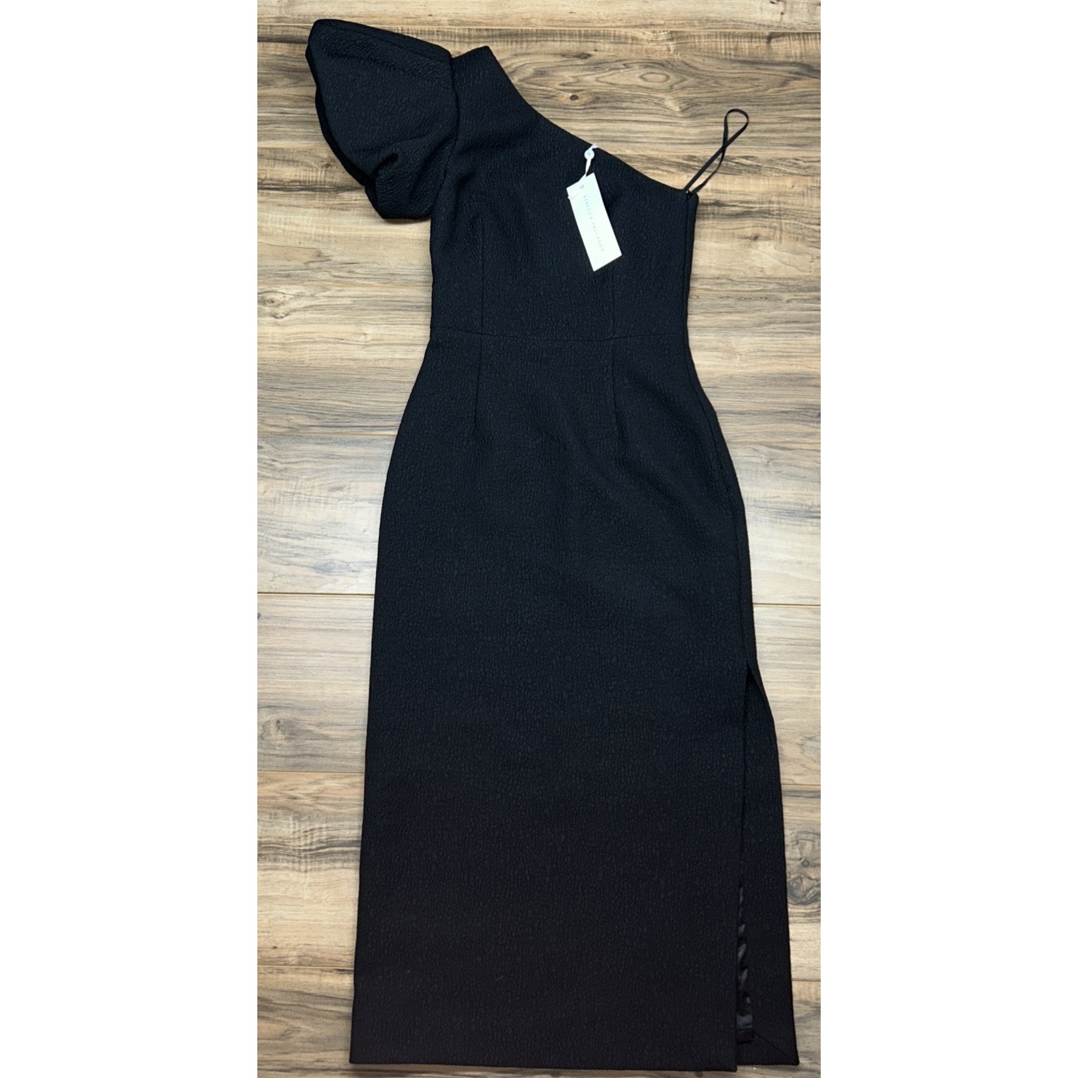 NWT Rebecca Vallance Natalia One Sleeve Midi, Black, Size 4