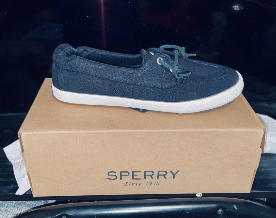 Brand new womans 7 1/2 sperrys