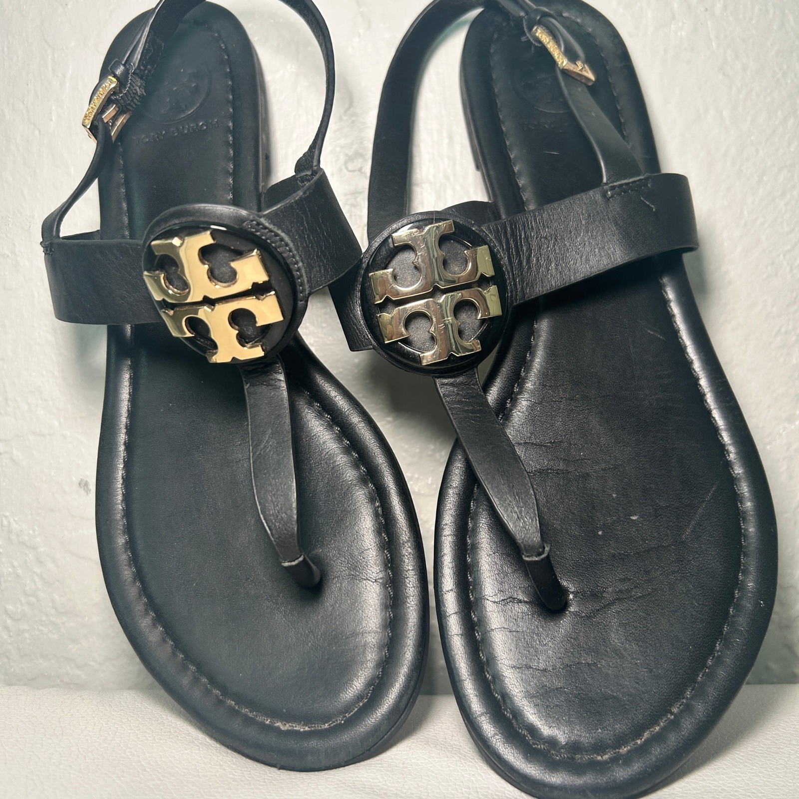 Tory Burch Women's Sz 7 Bryce Black Leather Ankle Strap Flat Thong Sandals