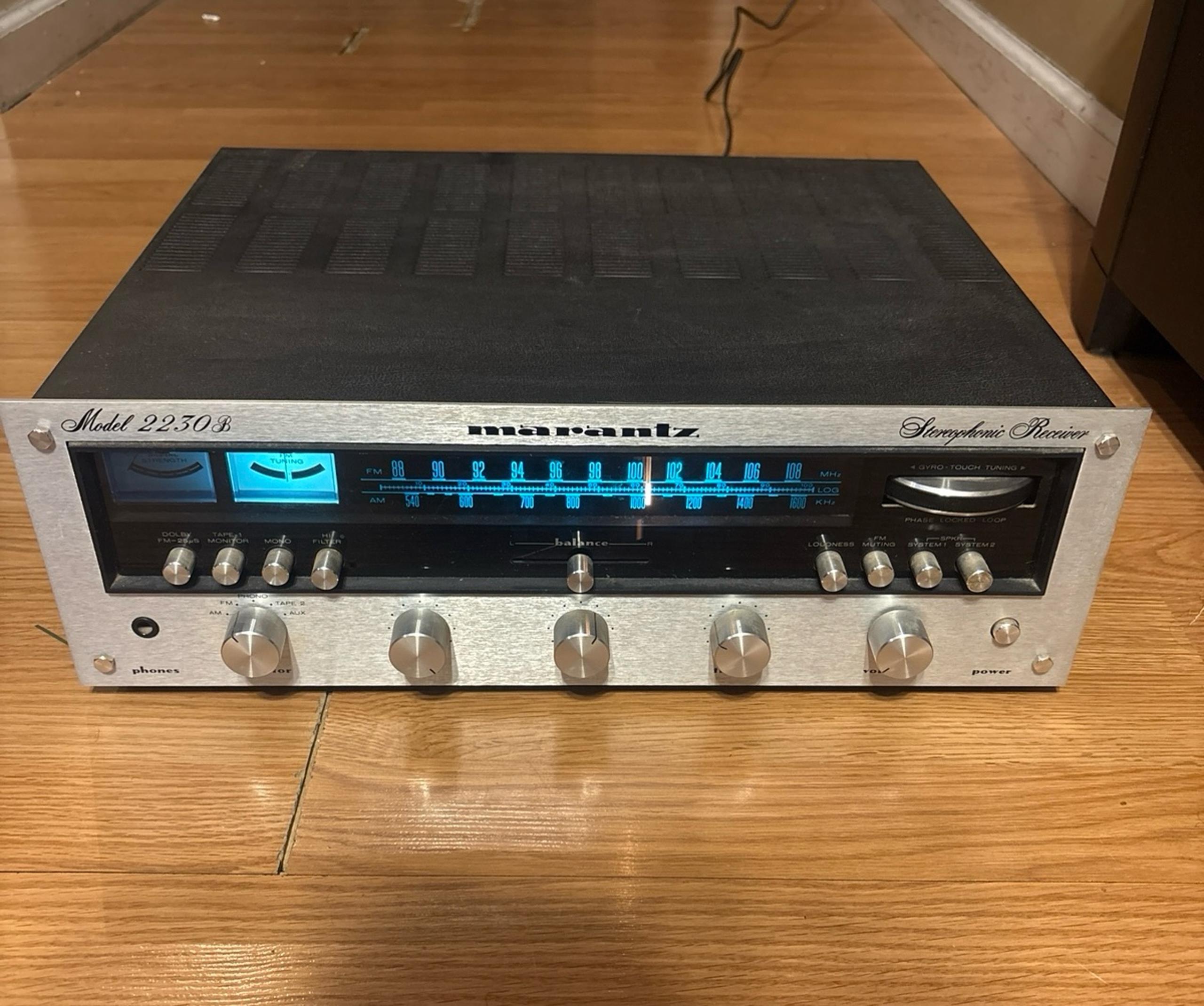 Vintage Marantz 2230 Stereophonic Receiver