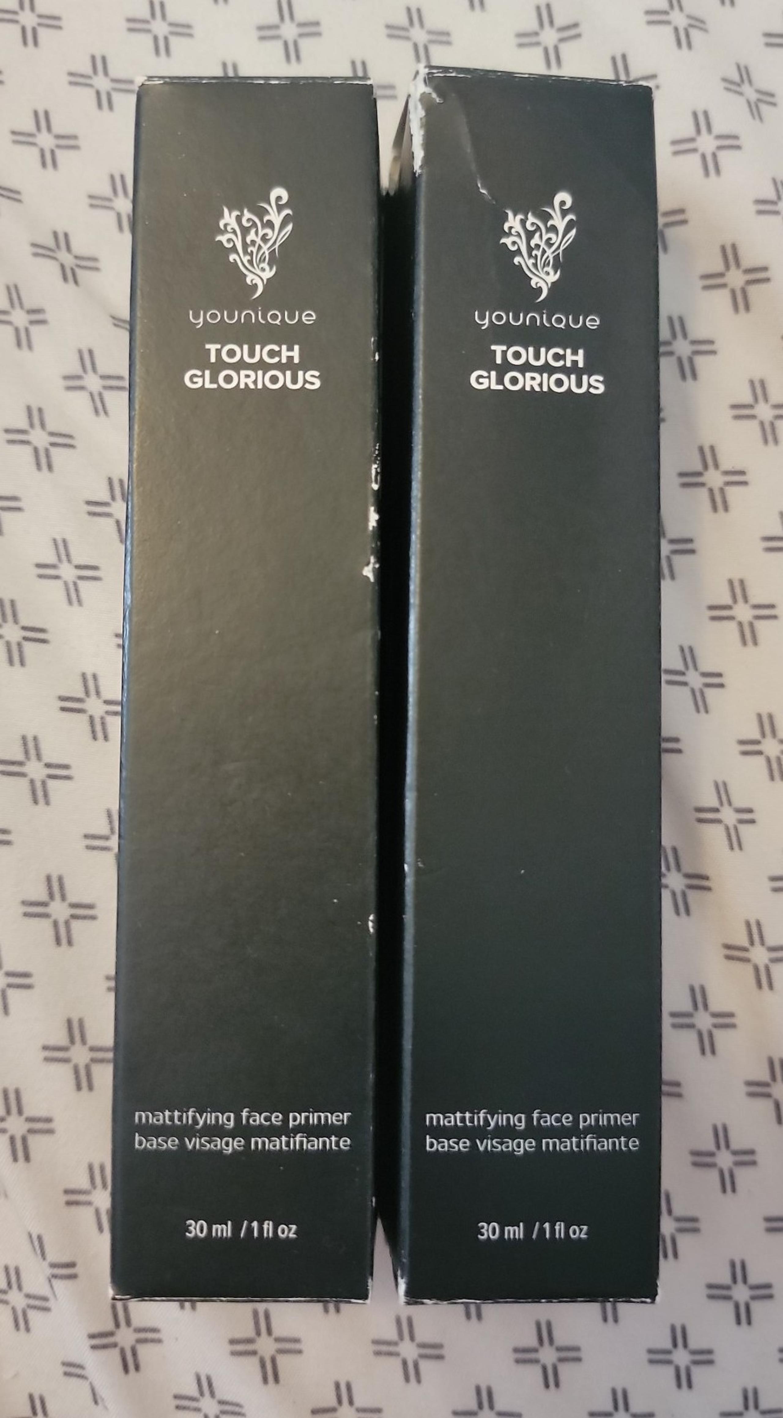 Younique 2 tubes of New Mattifying primer!