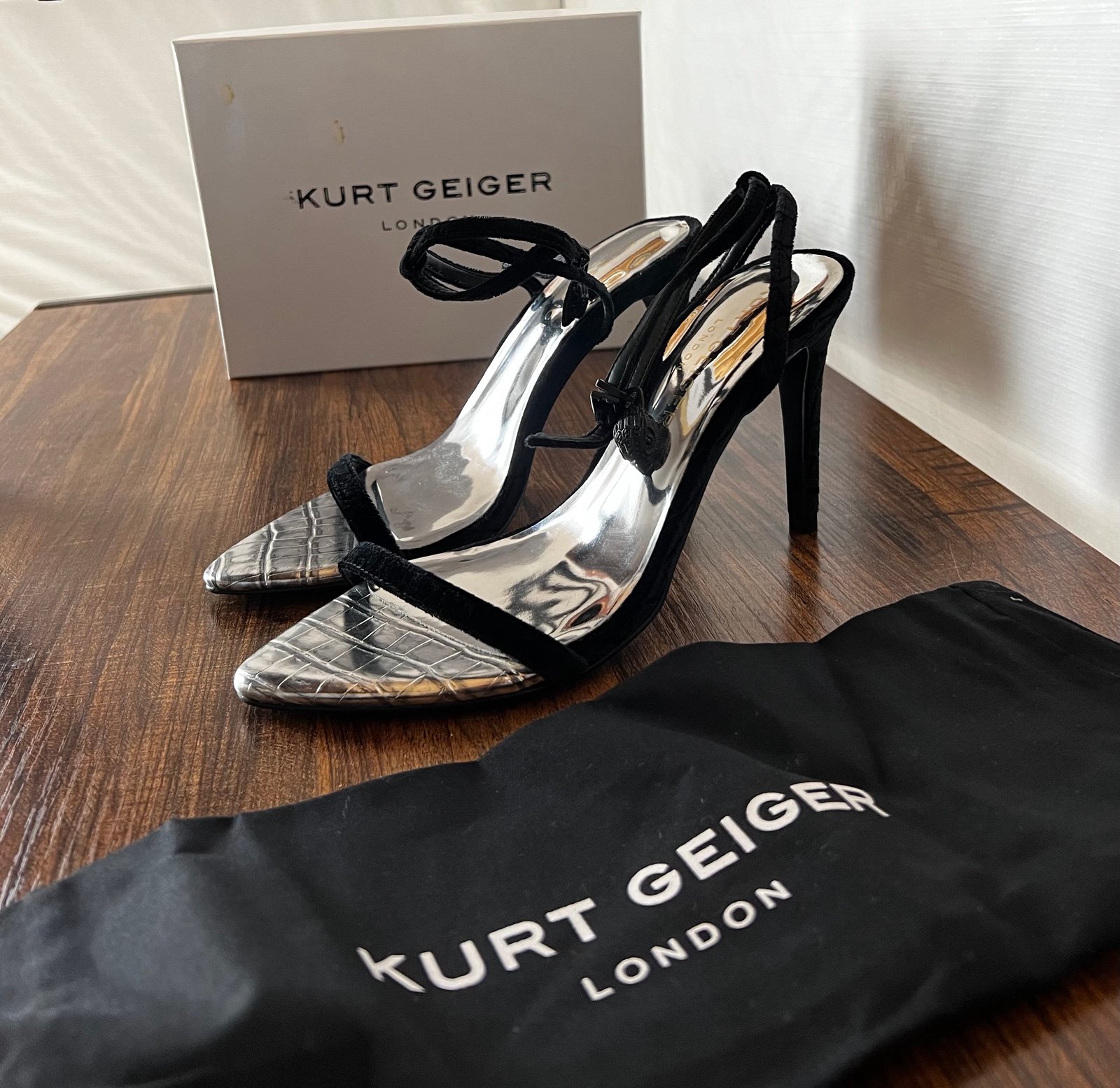Women’s heels Kurt Geiger in Black
