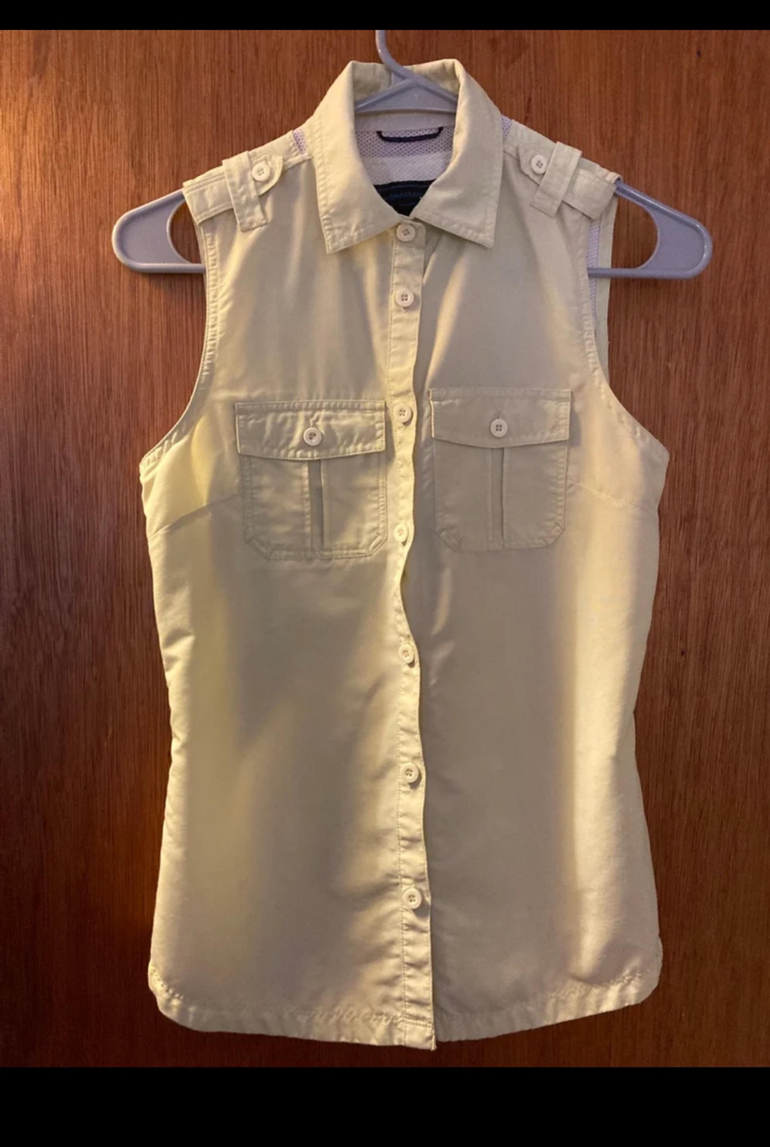 Sleeveless athletic top-XS
