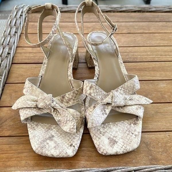 Ann Taylor Abigail Snake Print Bow Leather Block Heel Sandals 11