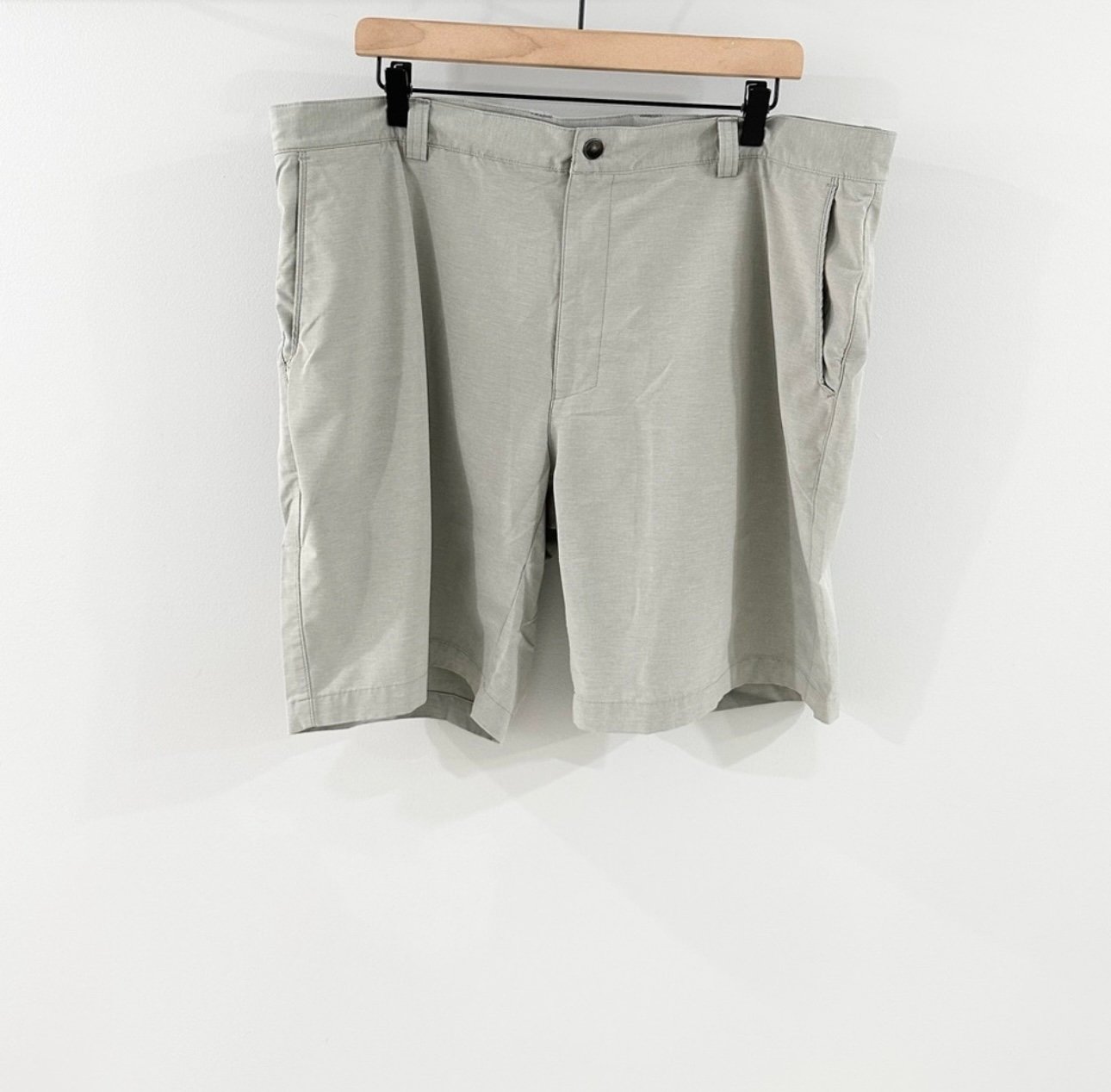 Peter Millar Crown Sport Men’s Shorts Gray Size 40