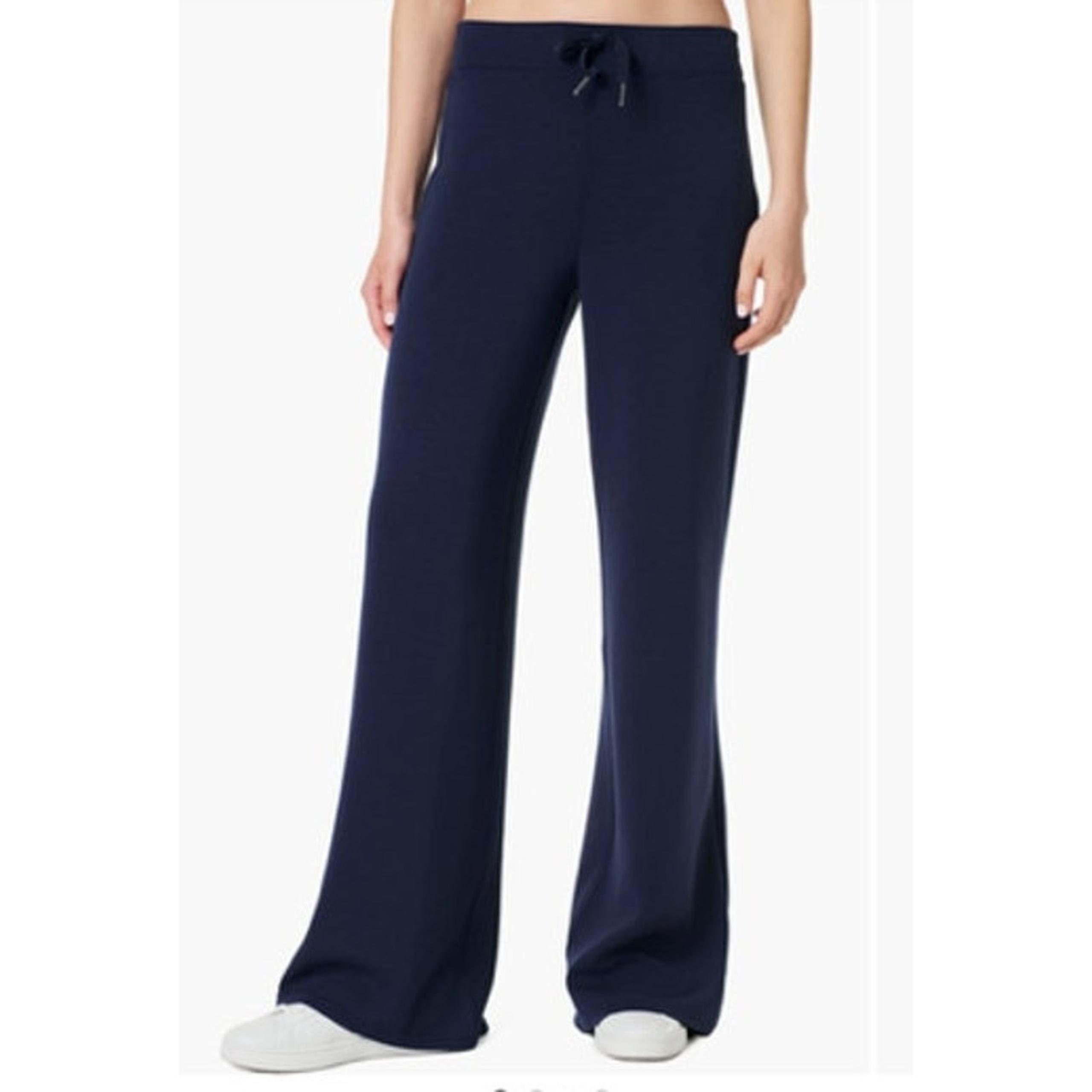 SPANX AirEssentials Wide Leg Pant Size: Small Timeless Navy