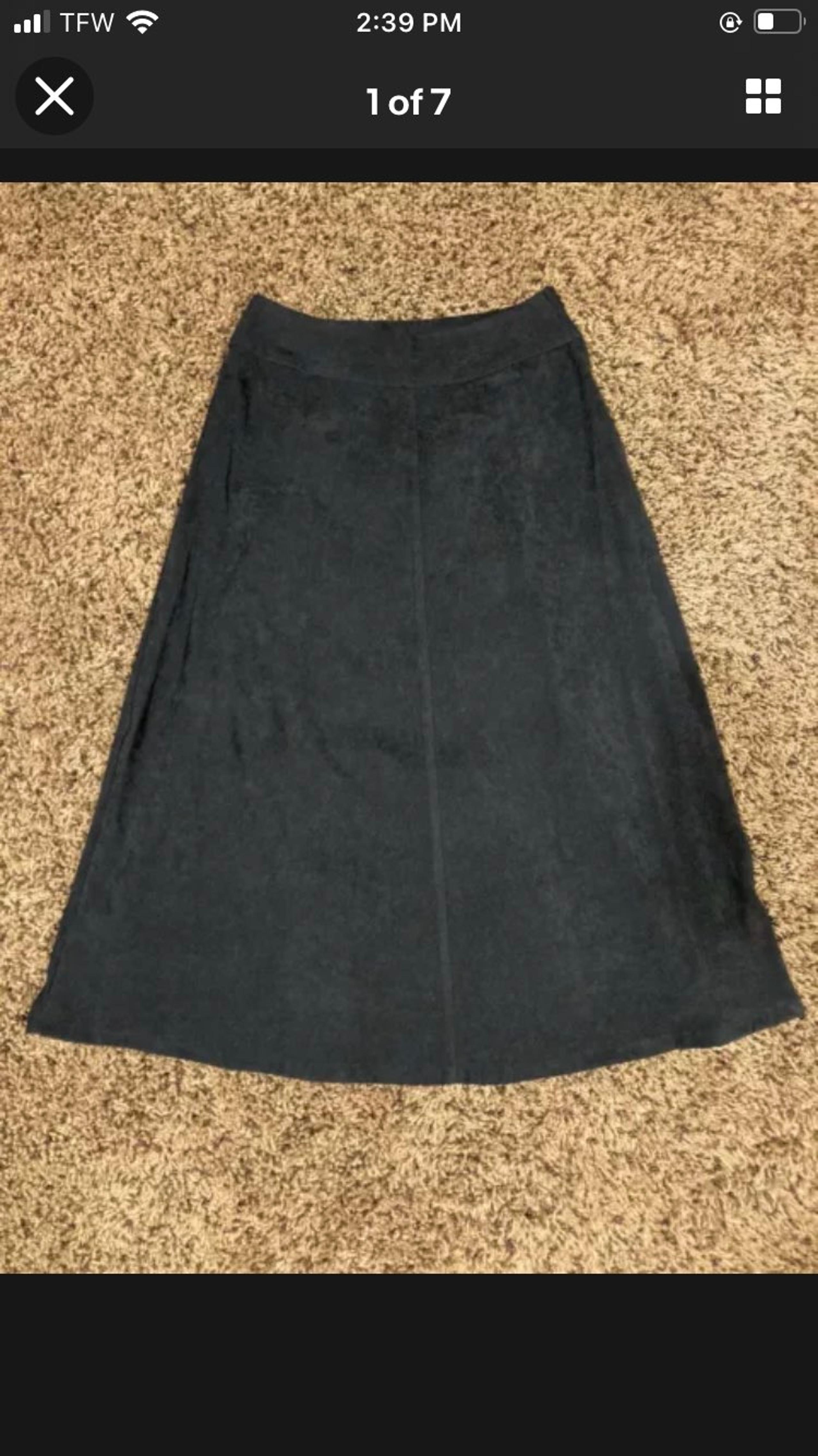 Metrostyle Size 6 Skirt Back Ruffle