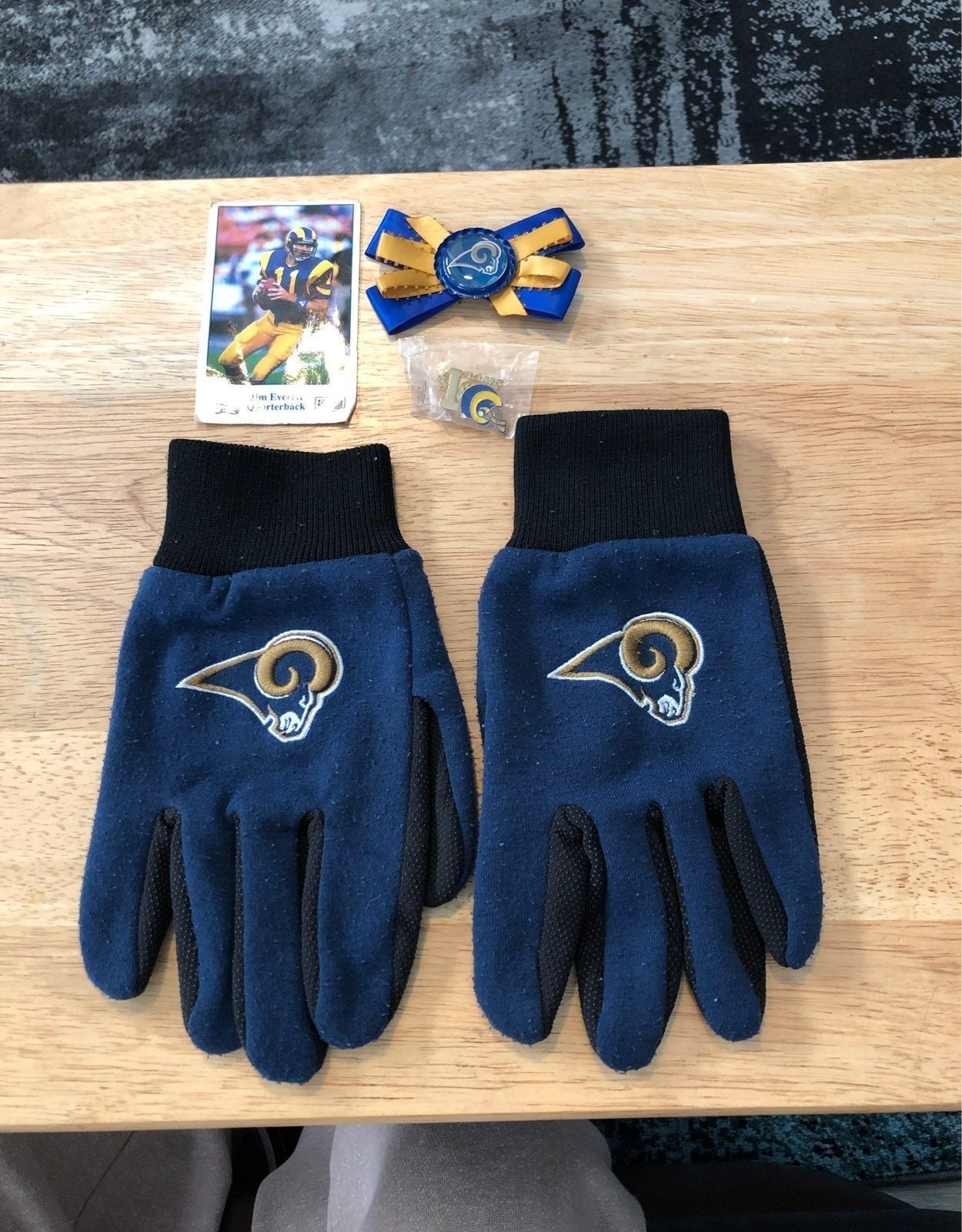 RAMS TEAM FAN LOT PACKAGE
