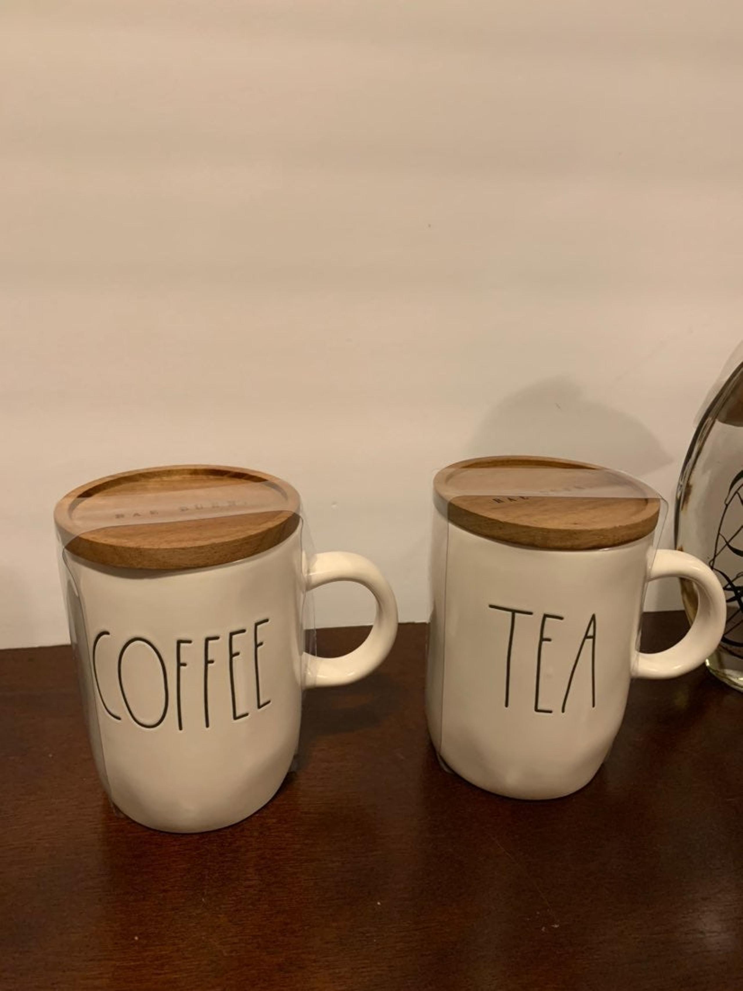 Rae Dunn coffe tea mugs with lids